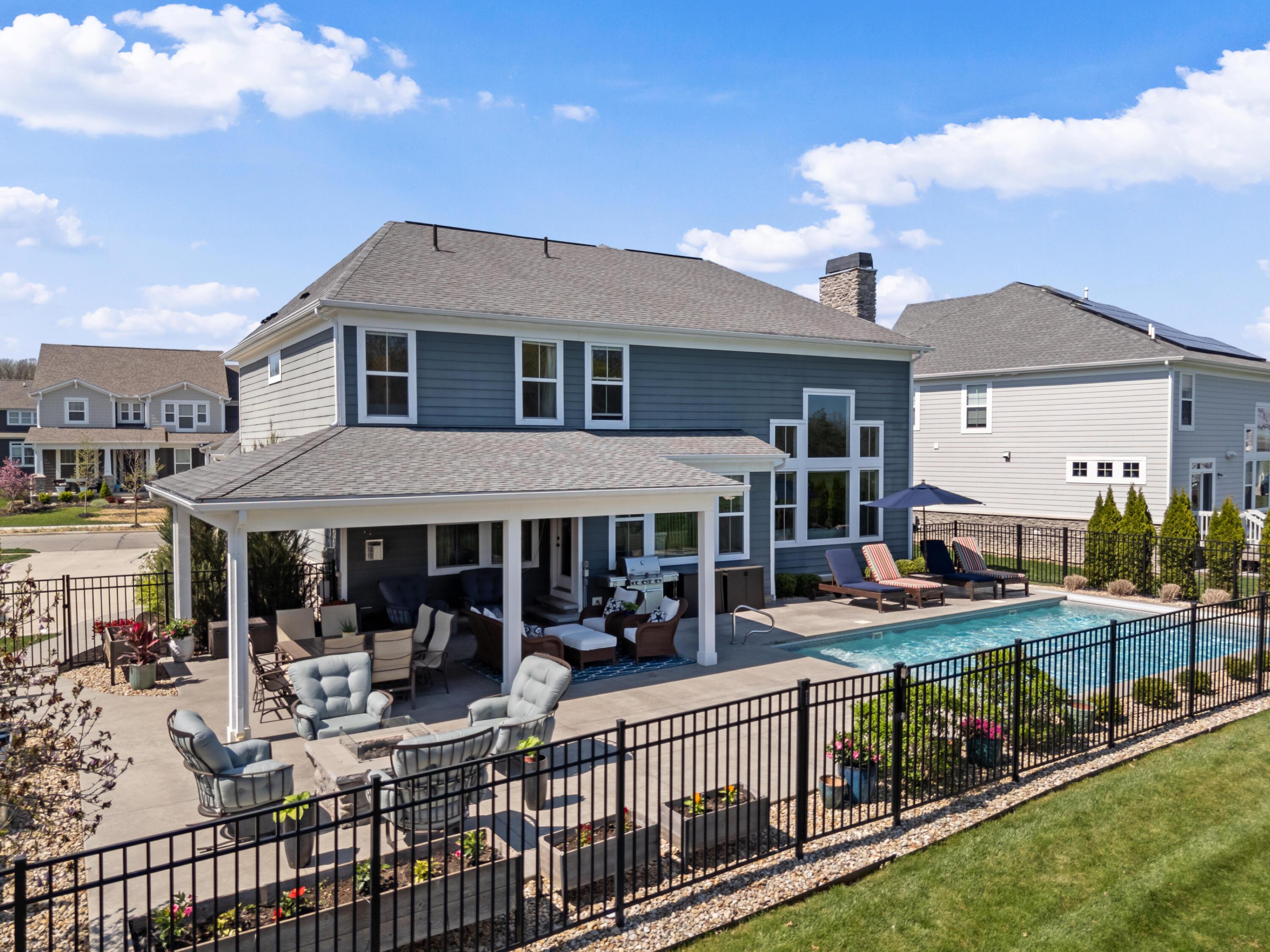 8153 Lilium Way