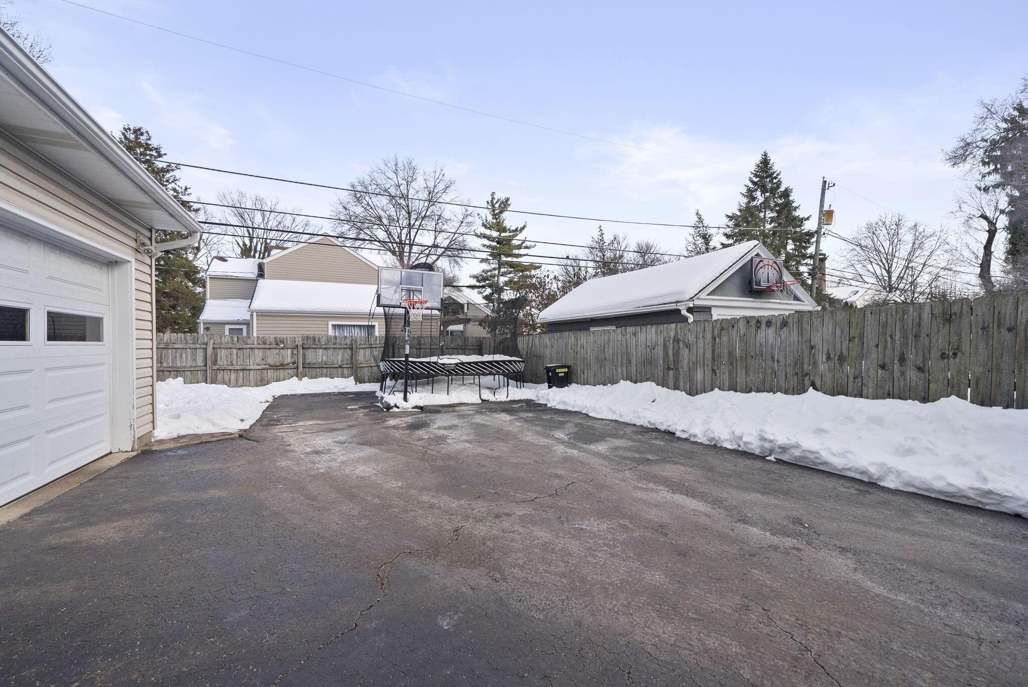 2748 Tremont Road