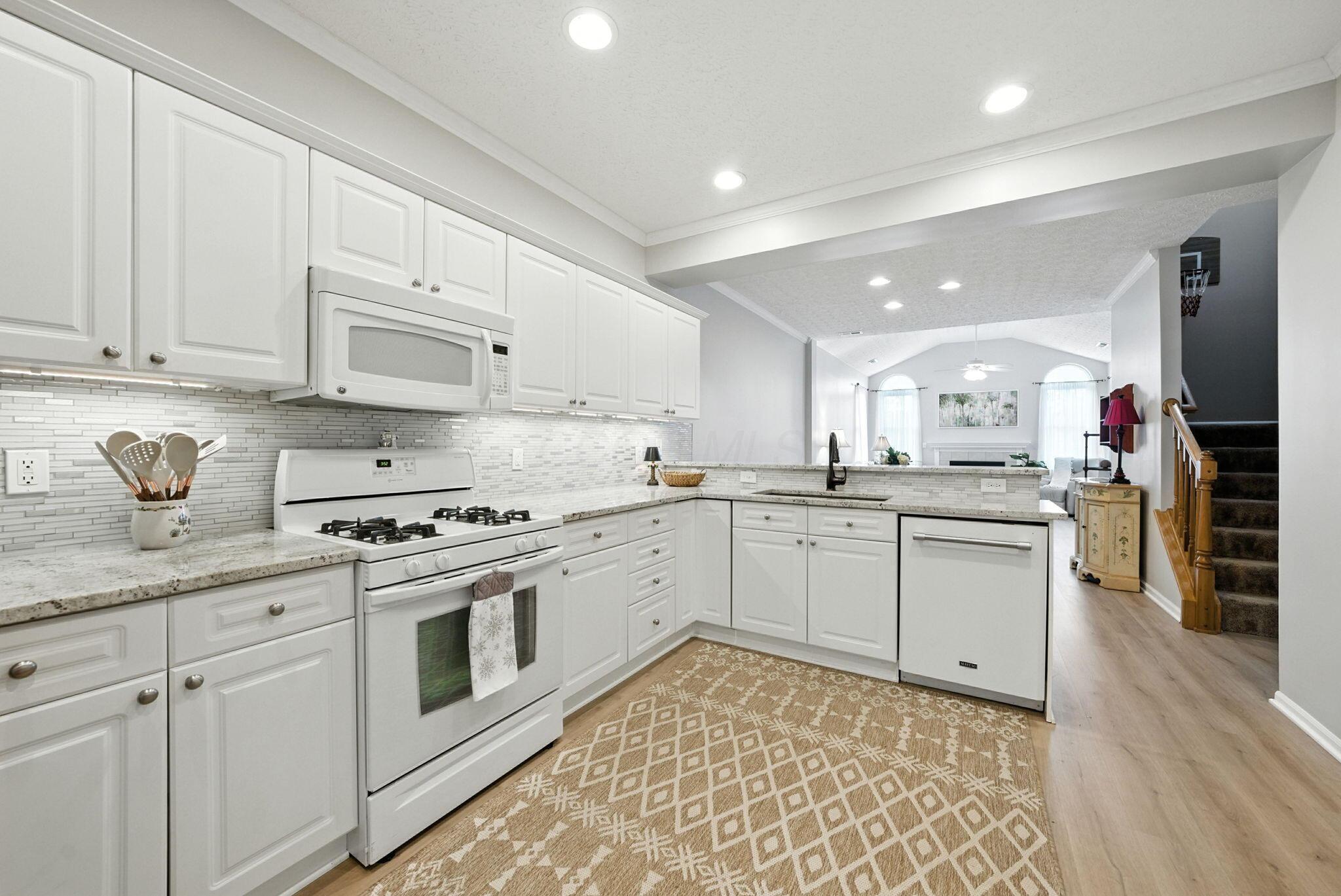 4121 Waterside Place, 13