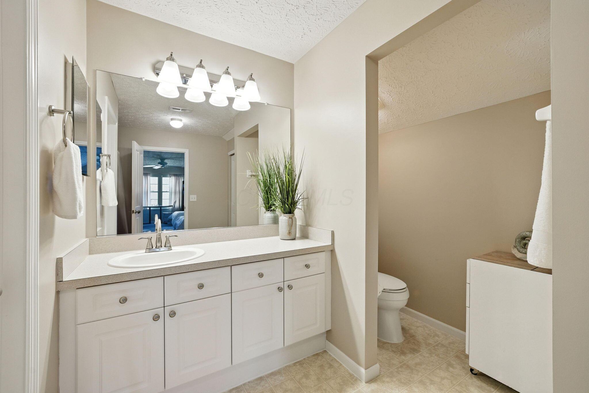4121 Waterside Place, 13