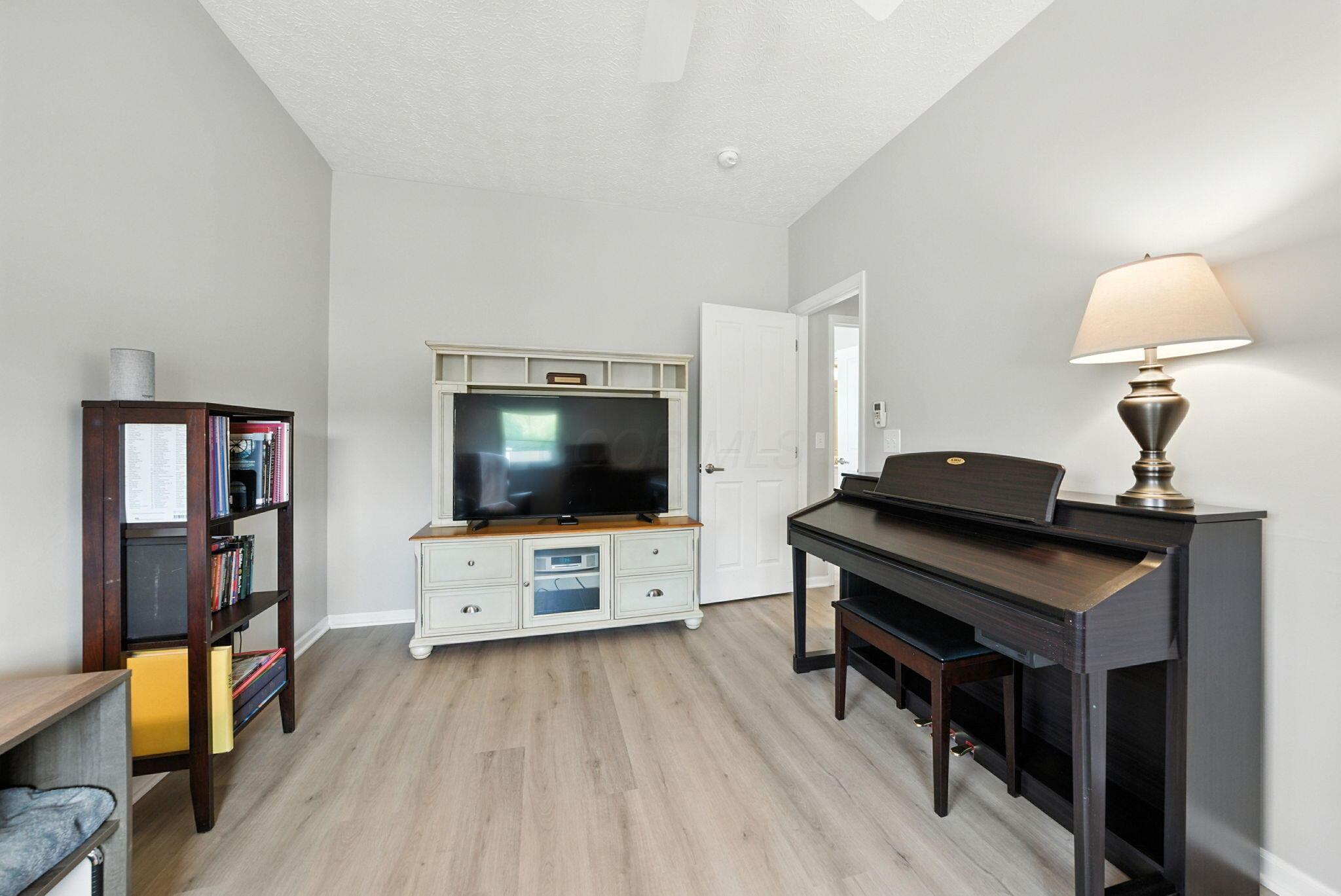 4121 Waterside Place, 13