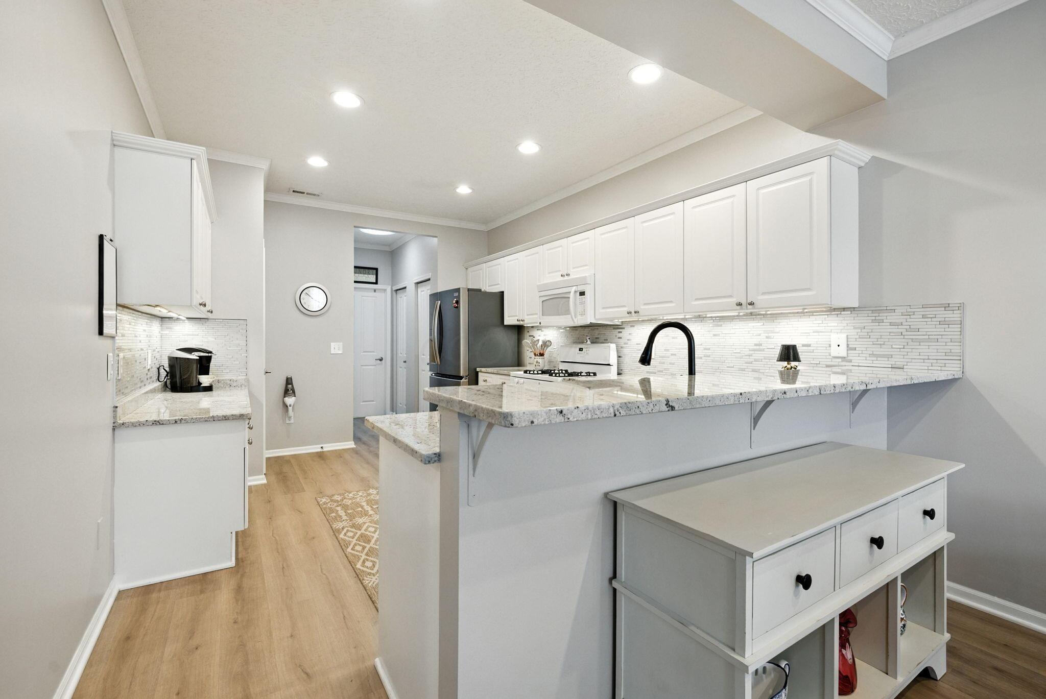 4121 Waterside Place, 13