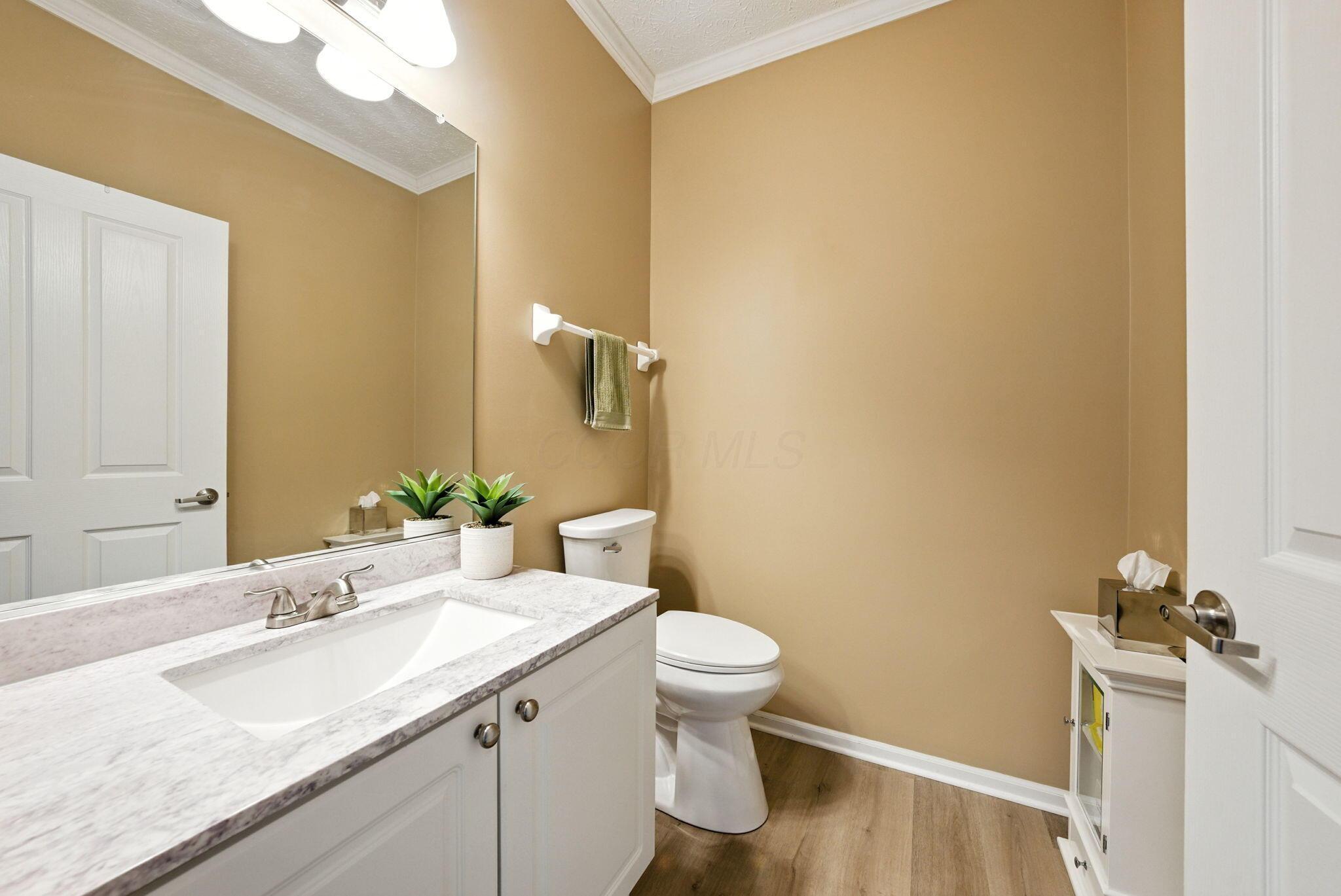 4121 Waterside Place, 13
