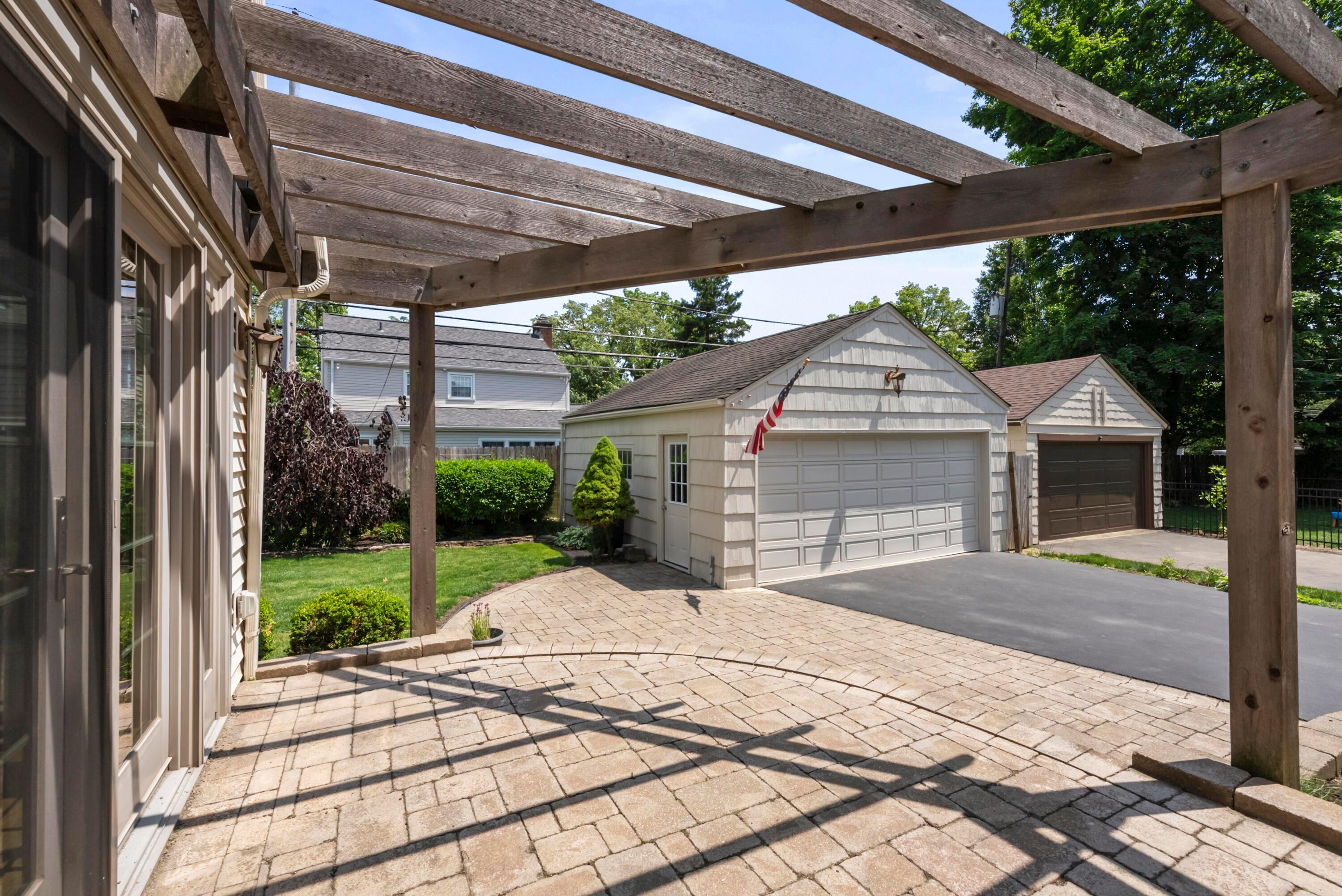 2762 Tremont Road