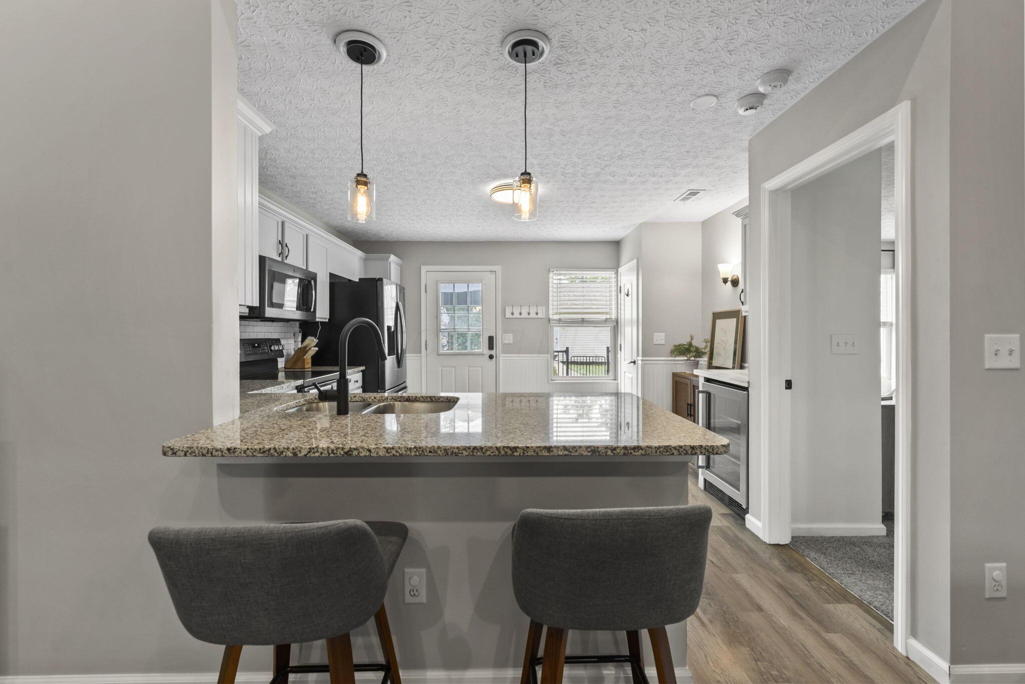 6109 Treaty Lane, 207