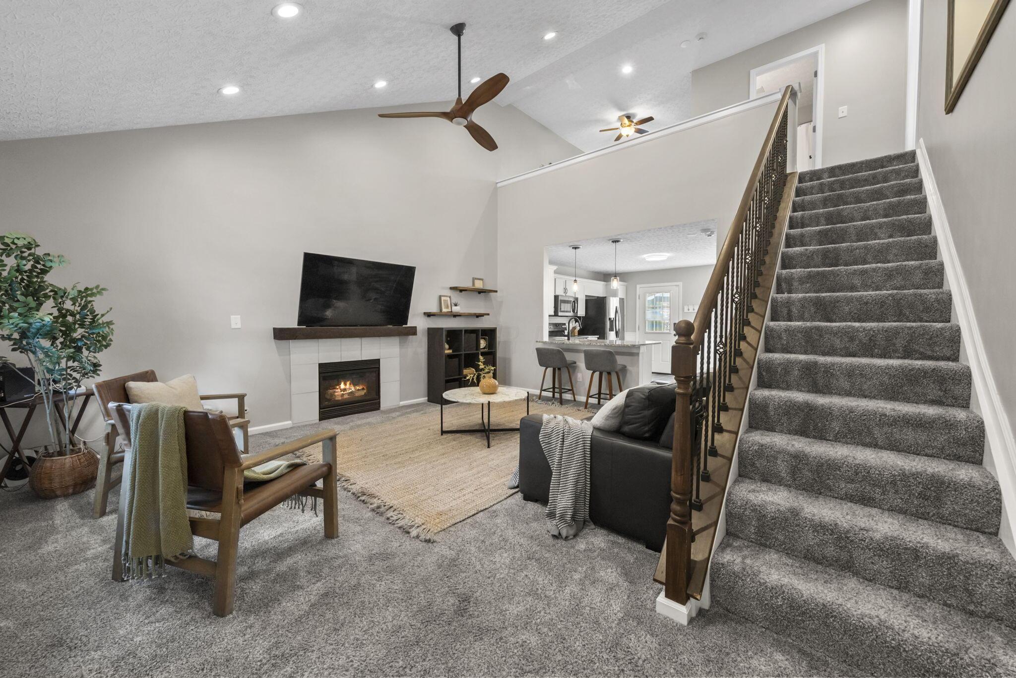 6109 Treaty Lane, 207
