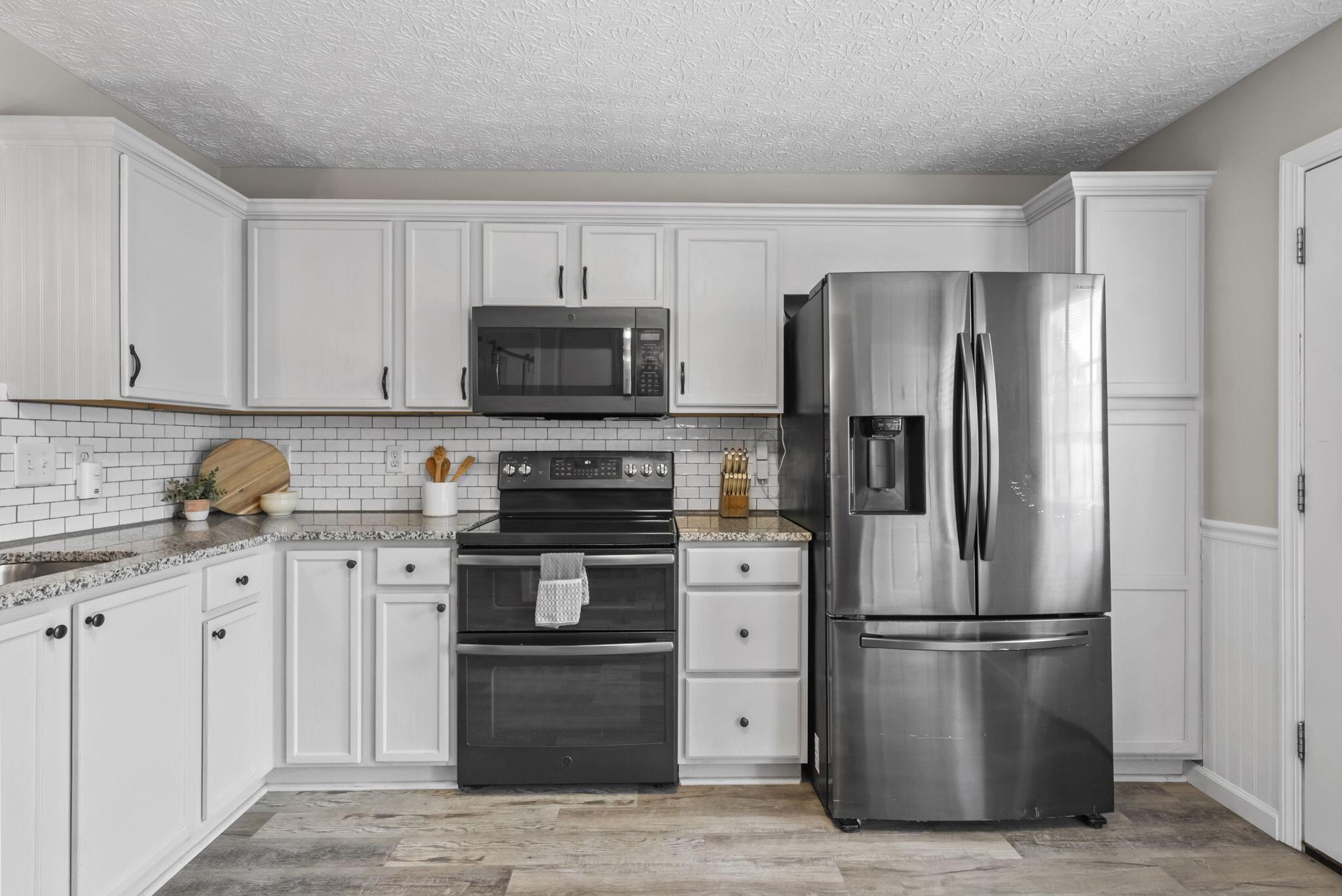 6109 Treaty Lane, 207