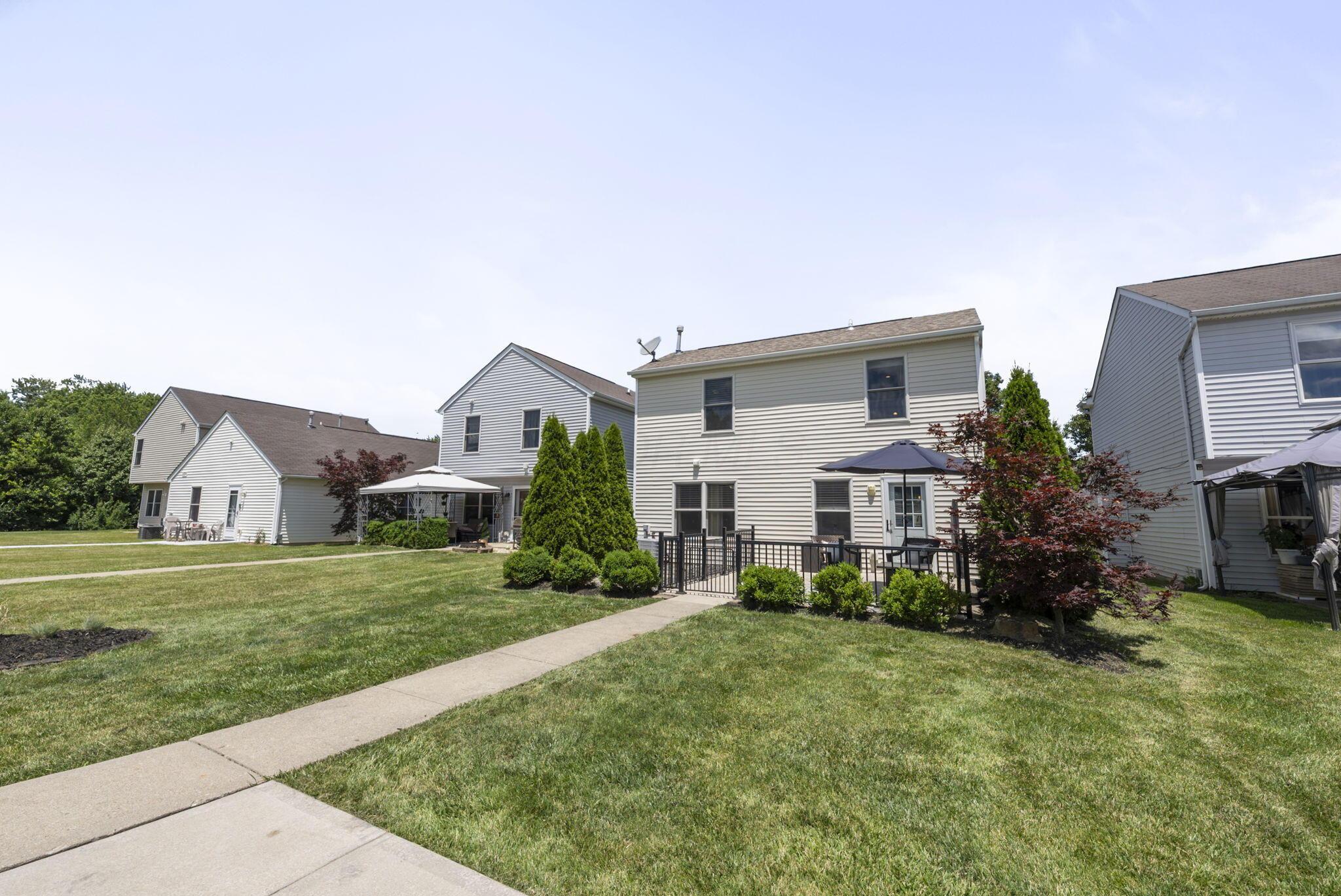 6109 Treaty Lane, 207