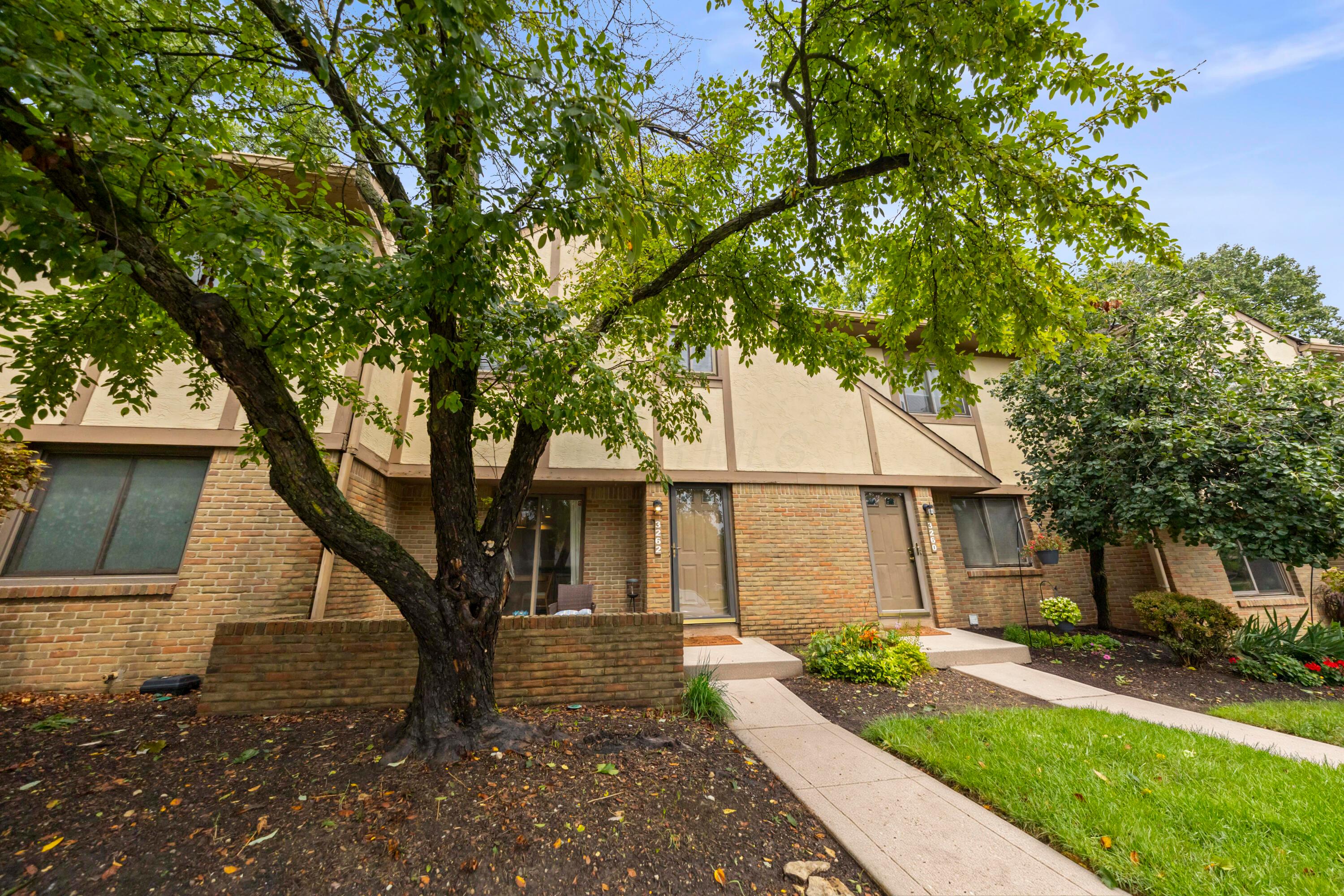 3262 Brookview Way, 11