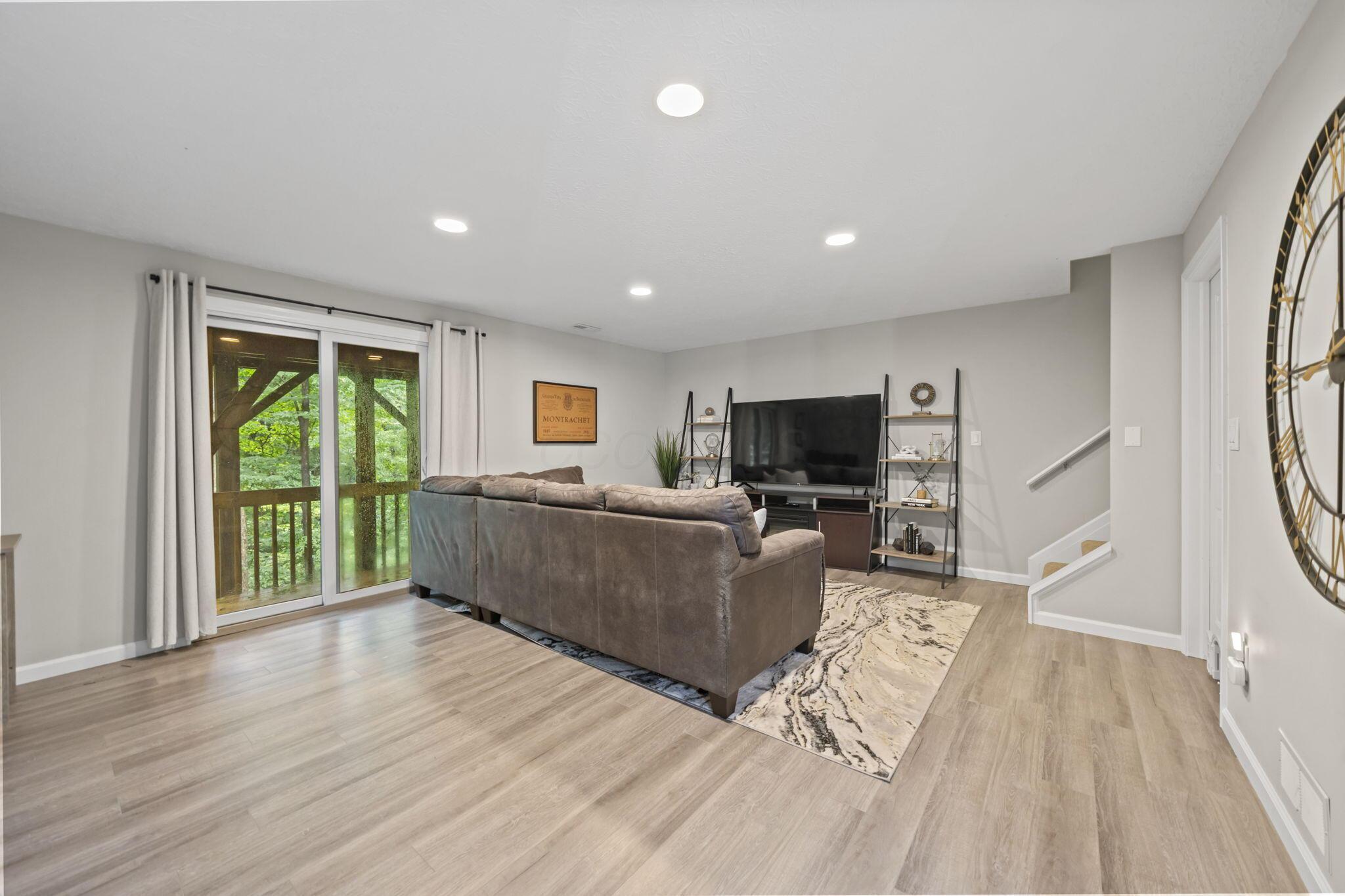 3262 Brookview Way, 11
