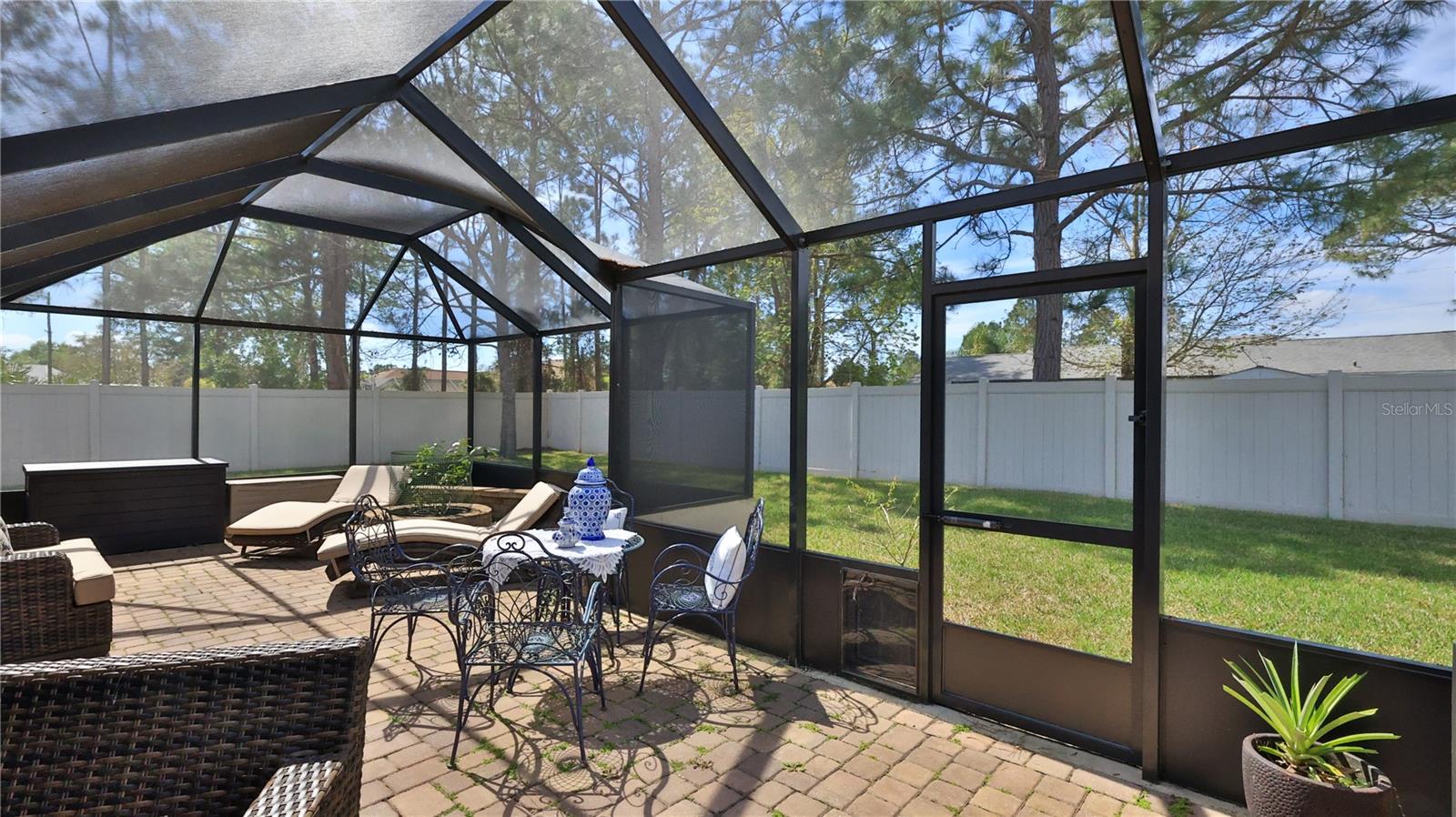 12 FLINT HILL LN