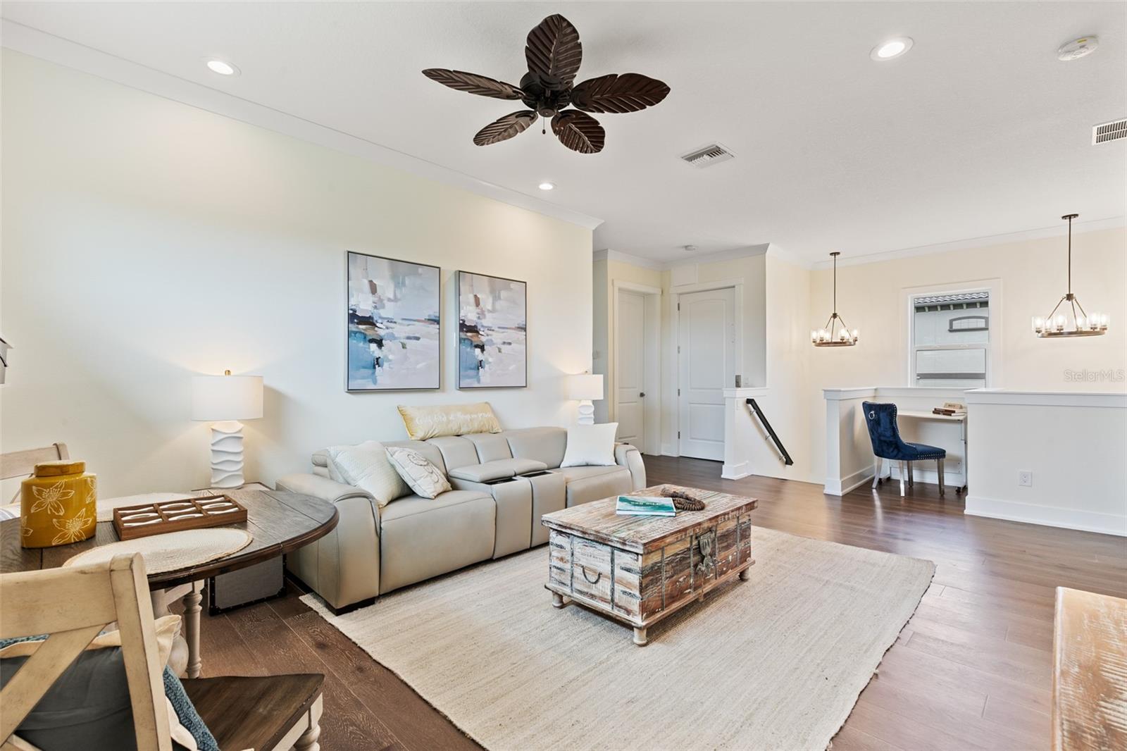 240 YACHT HARBOR DR