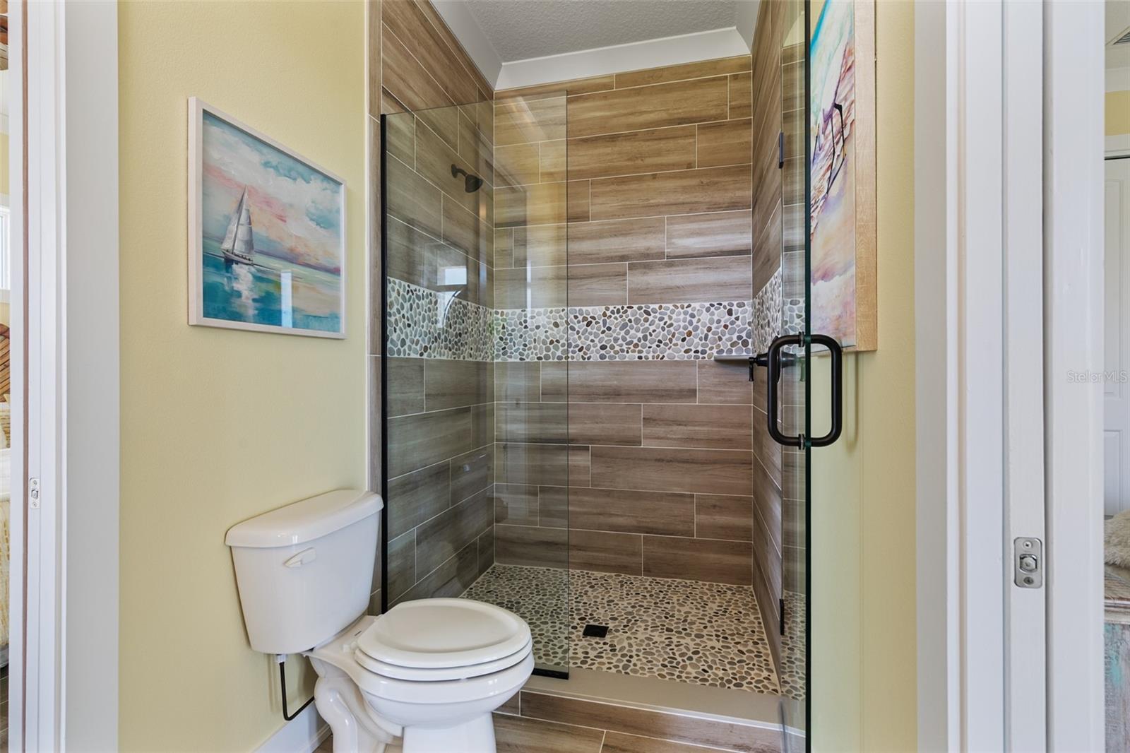 240 YACHT HARBOR DR