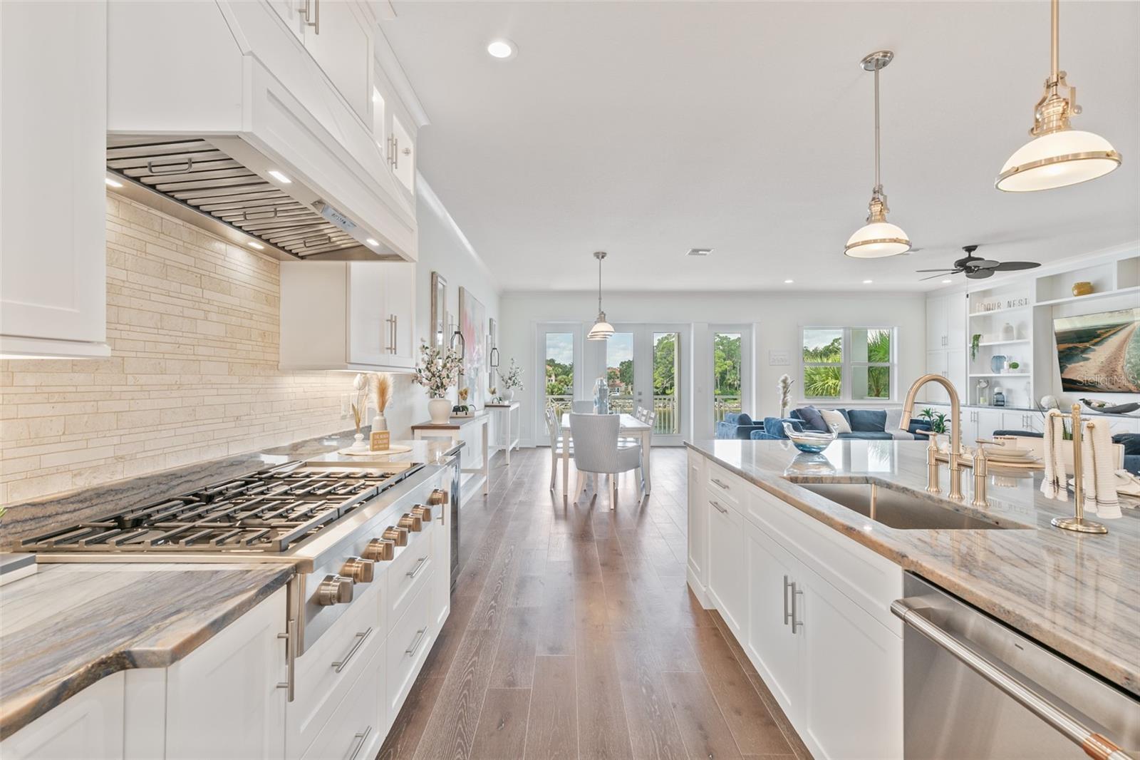 240 YACHT HARBOR DR