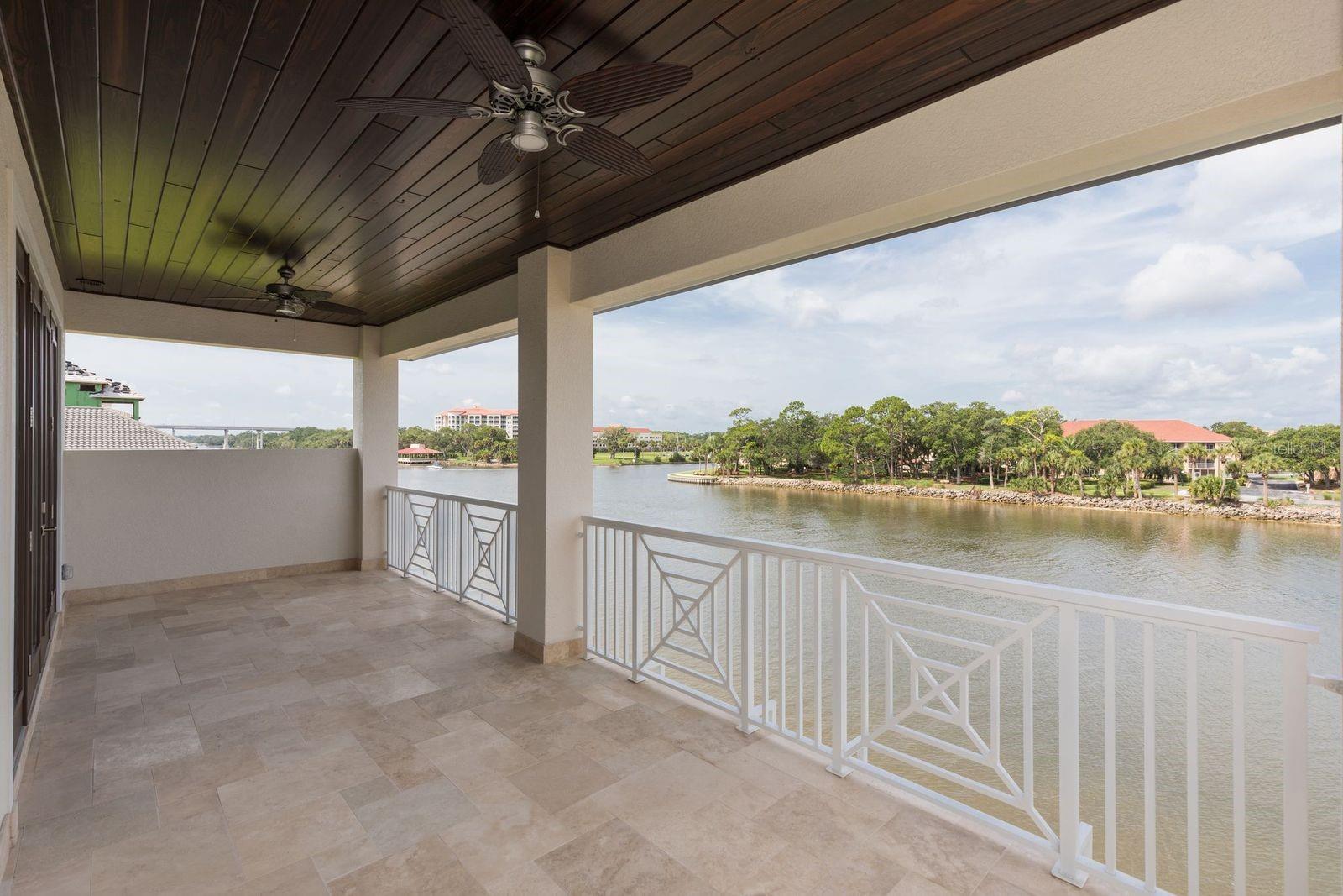 240 YACHT HARBOR DR