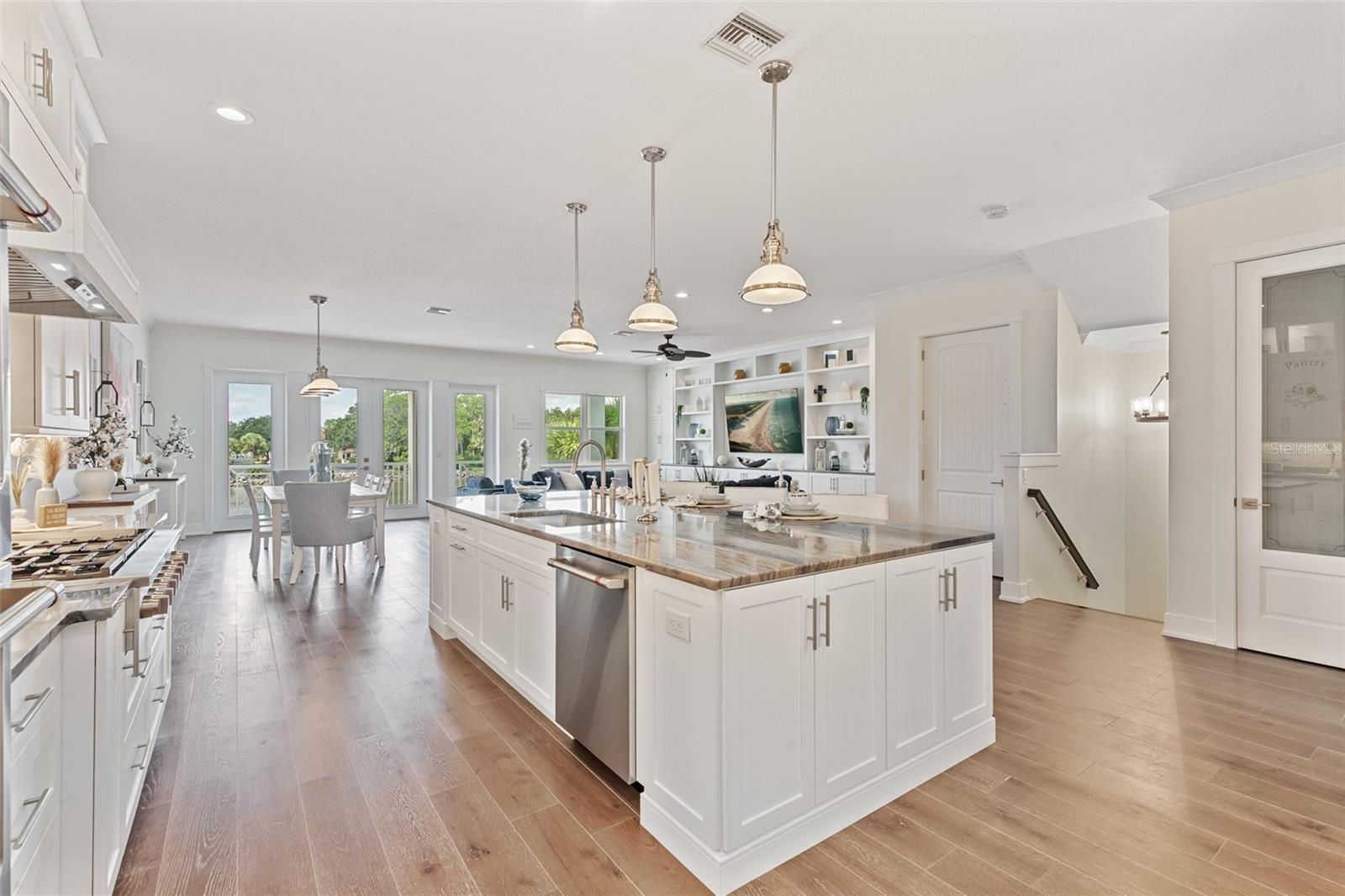 240 YACHT HARBOR DR