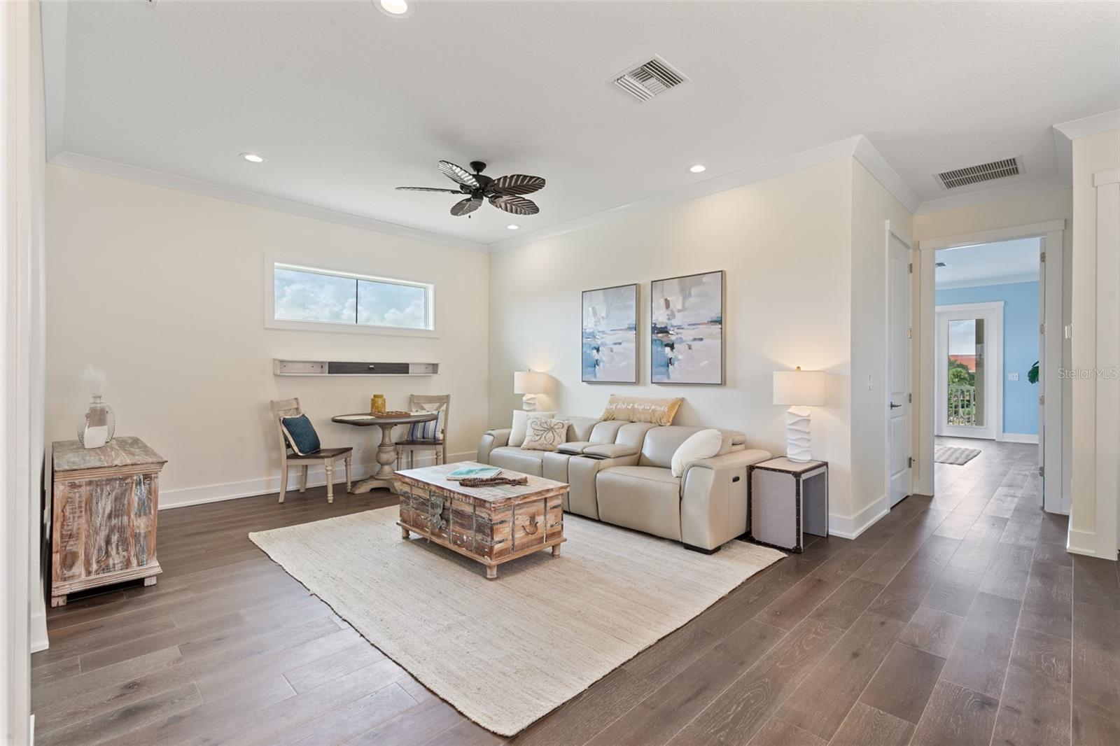 240 YACHT HARBOR DR