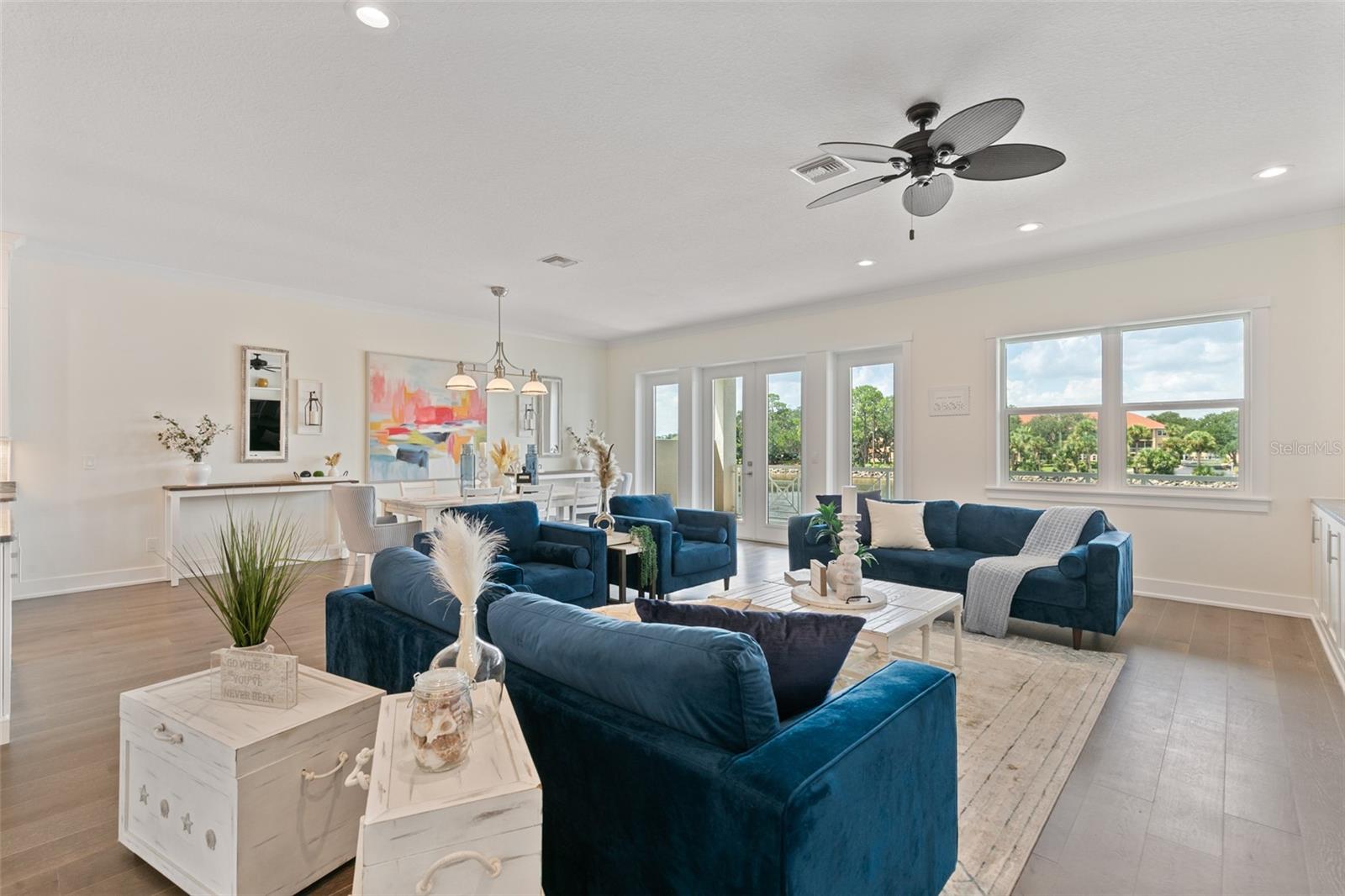 240 YACHT HARBOR DR