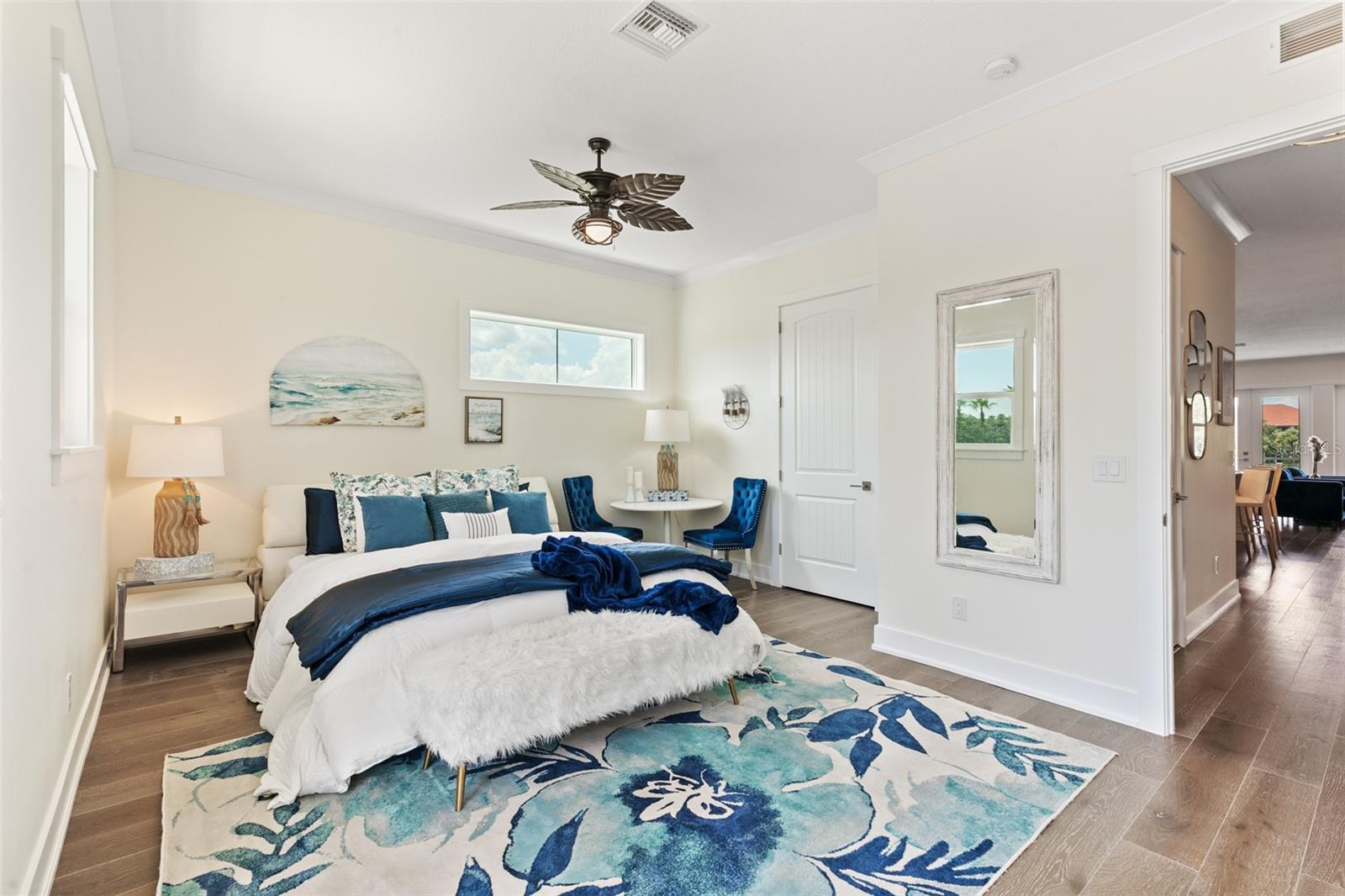 240 YACHT HARBOR DR