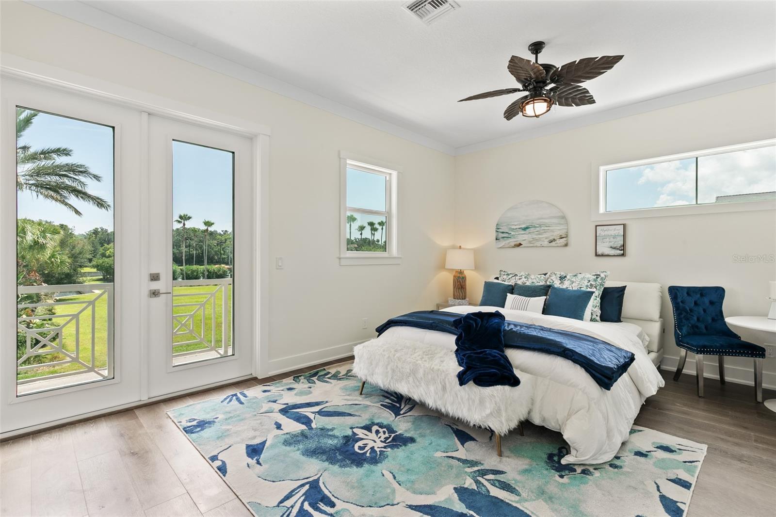 240 YACHT HARBOR DR