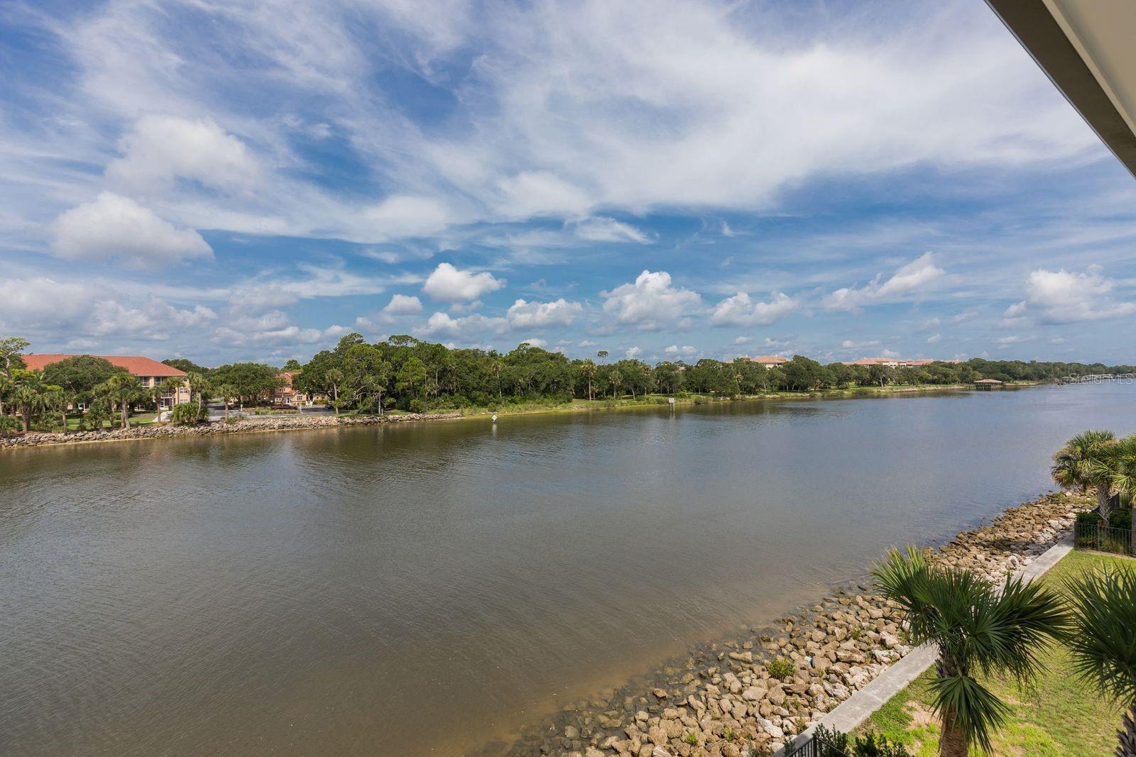 240 YACHT HARBOR DR