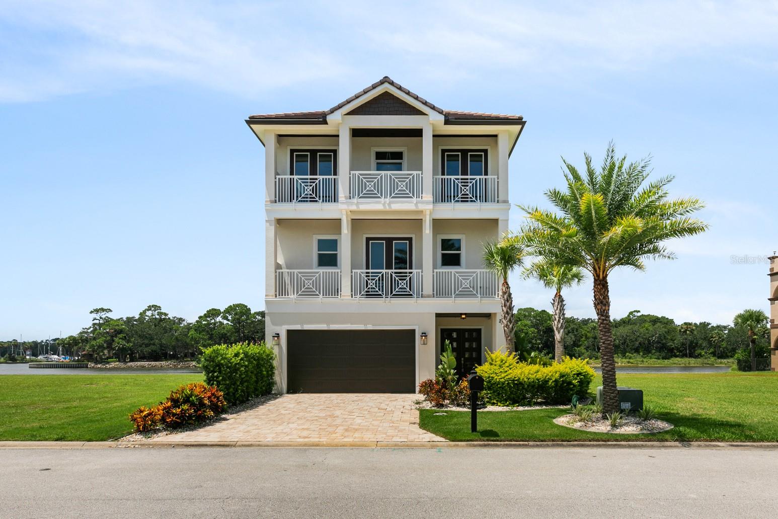 240 YACHT HARBOR DR