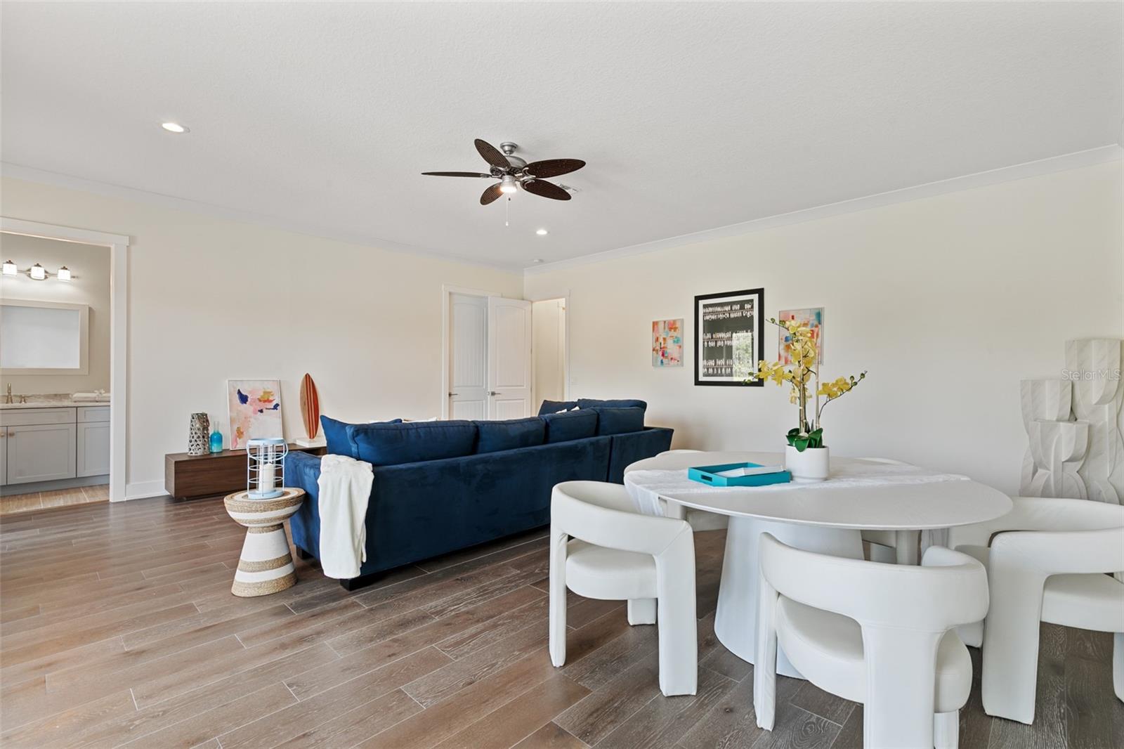 240 YACHT HARBOR DR