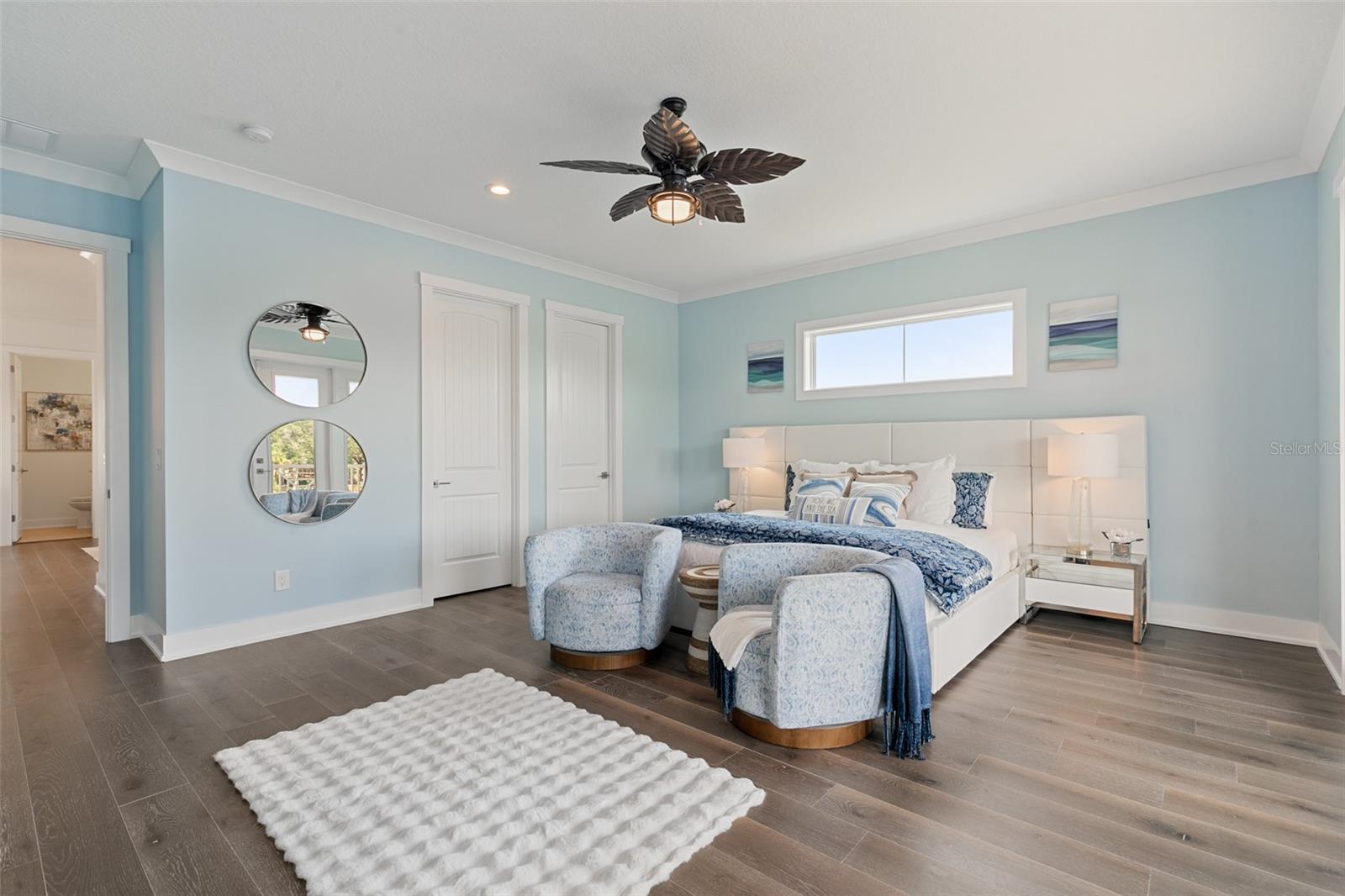 240 YACHT HARBOR DR