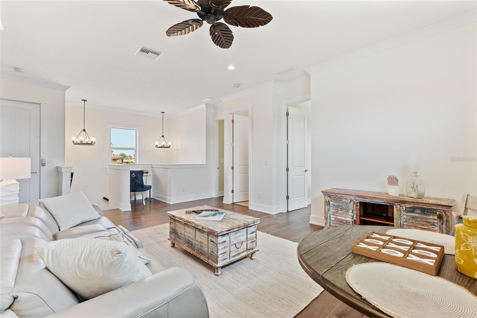 240 YACHT HARBOR DR