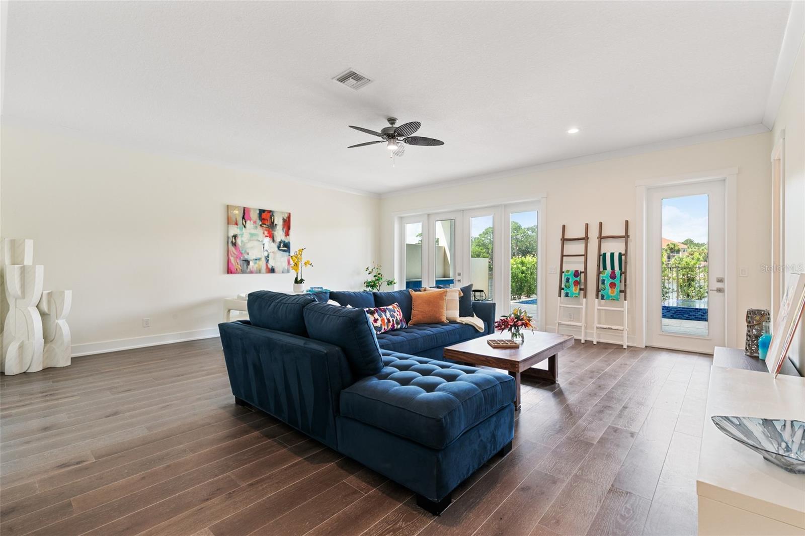 240 YACHT HARBOR DR