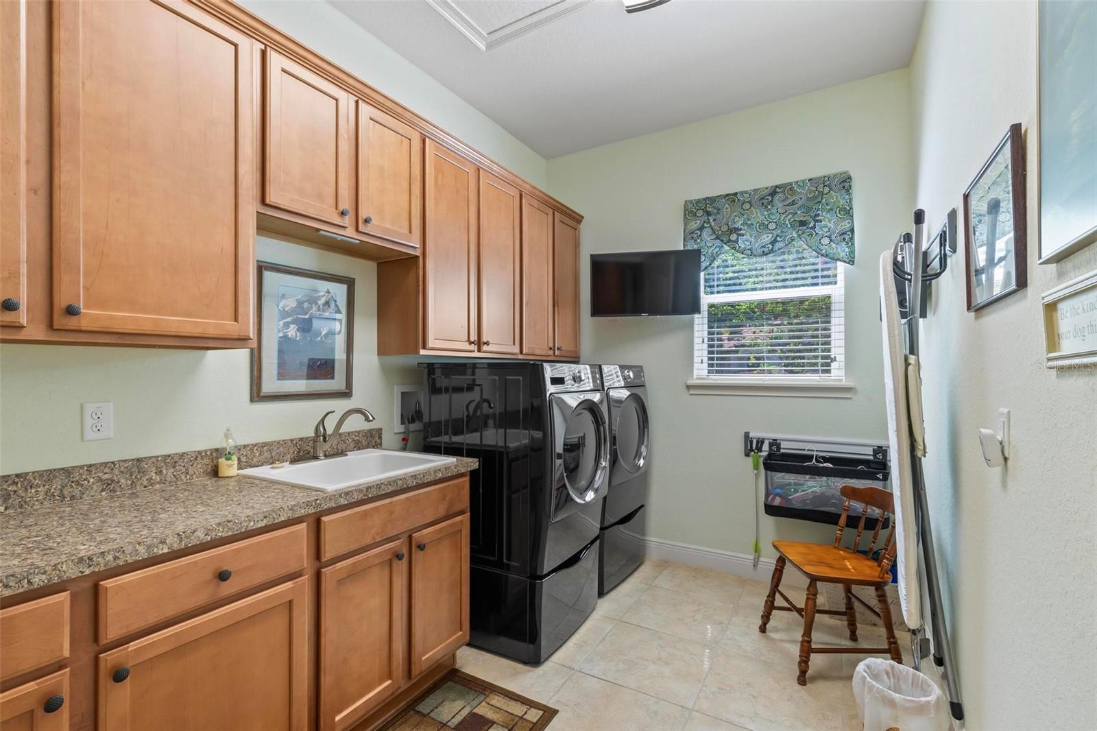 12 NATIVE OAK CT