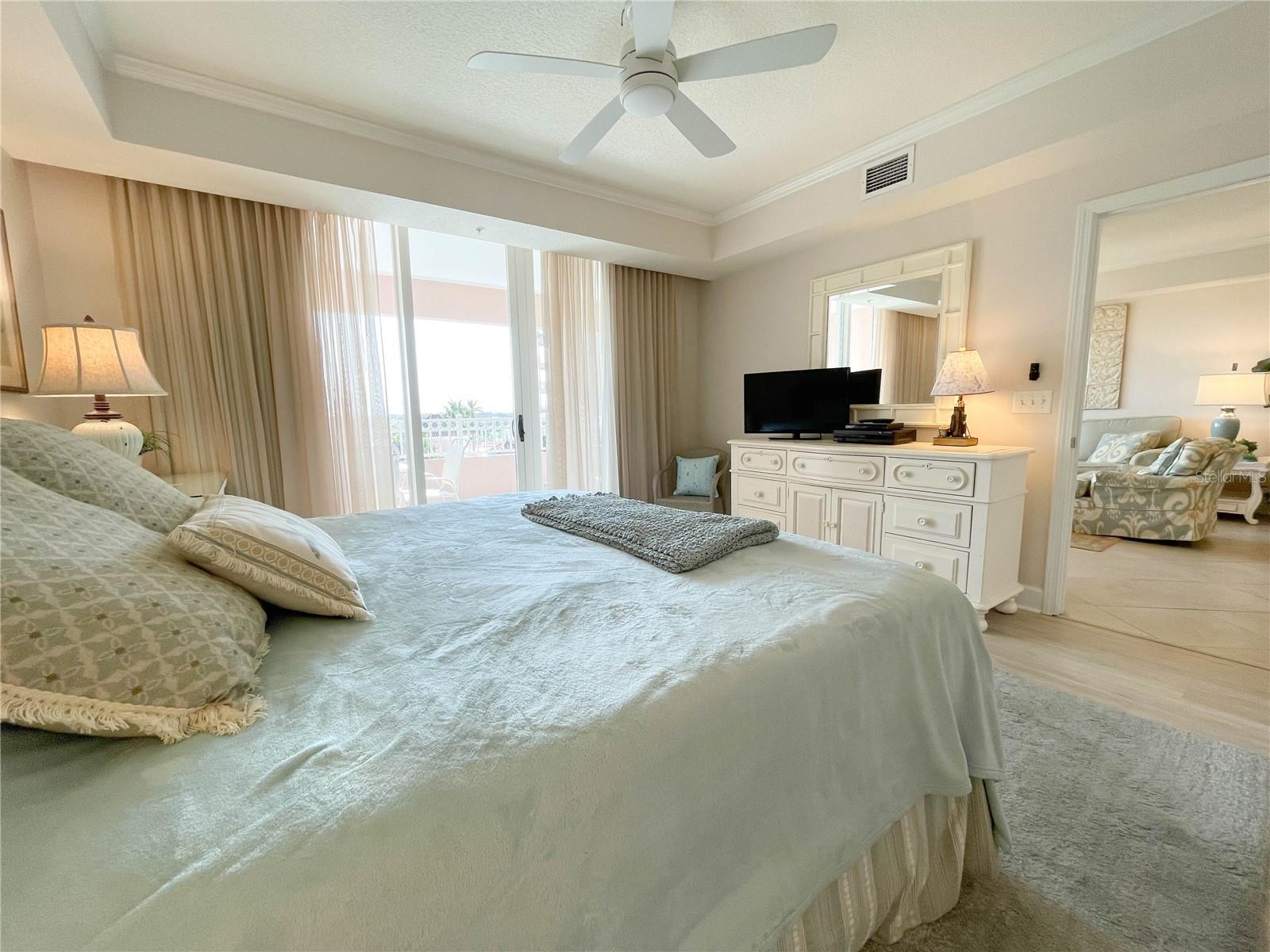 200 OCEAN CREST DR #317