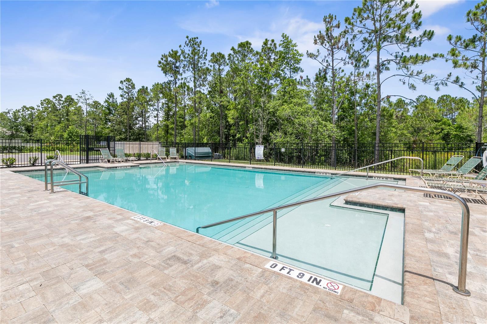 225 SUNSET POINT DR