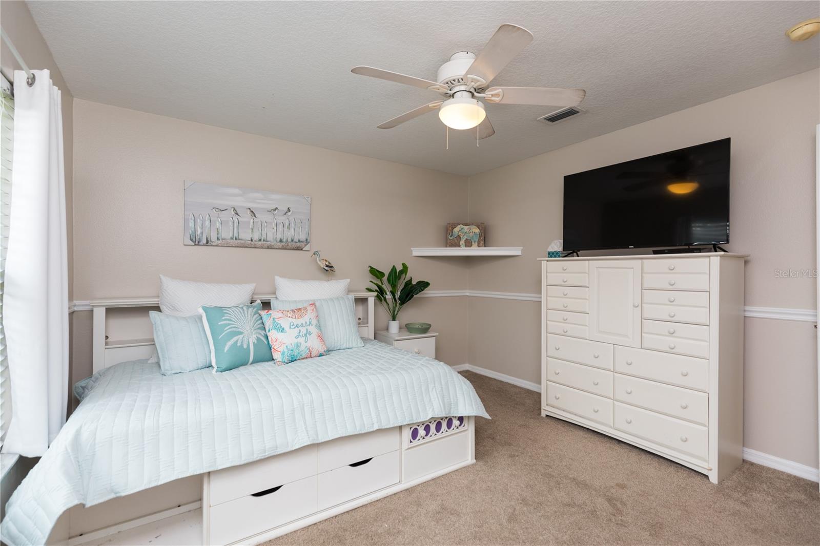 7 LANCASTER LN