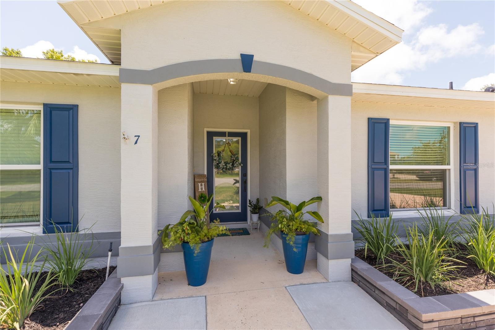 7 LANCASTER LN
