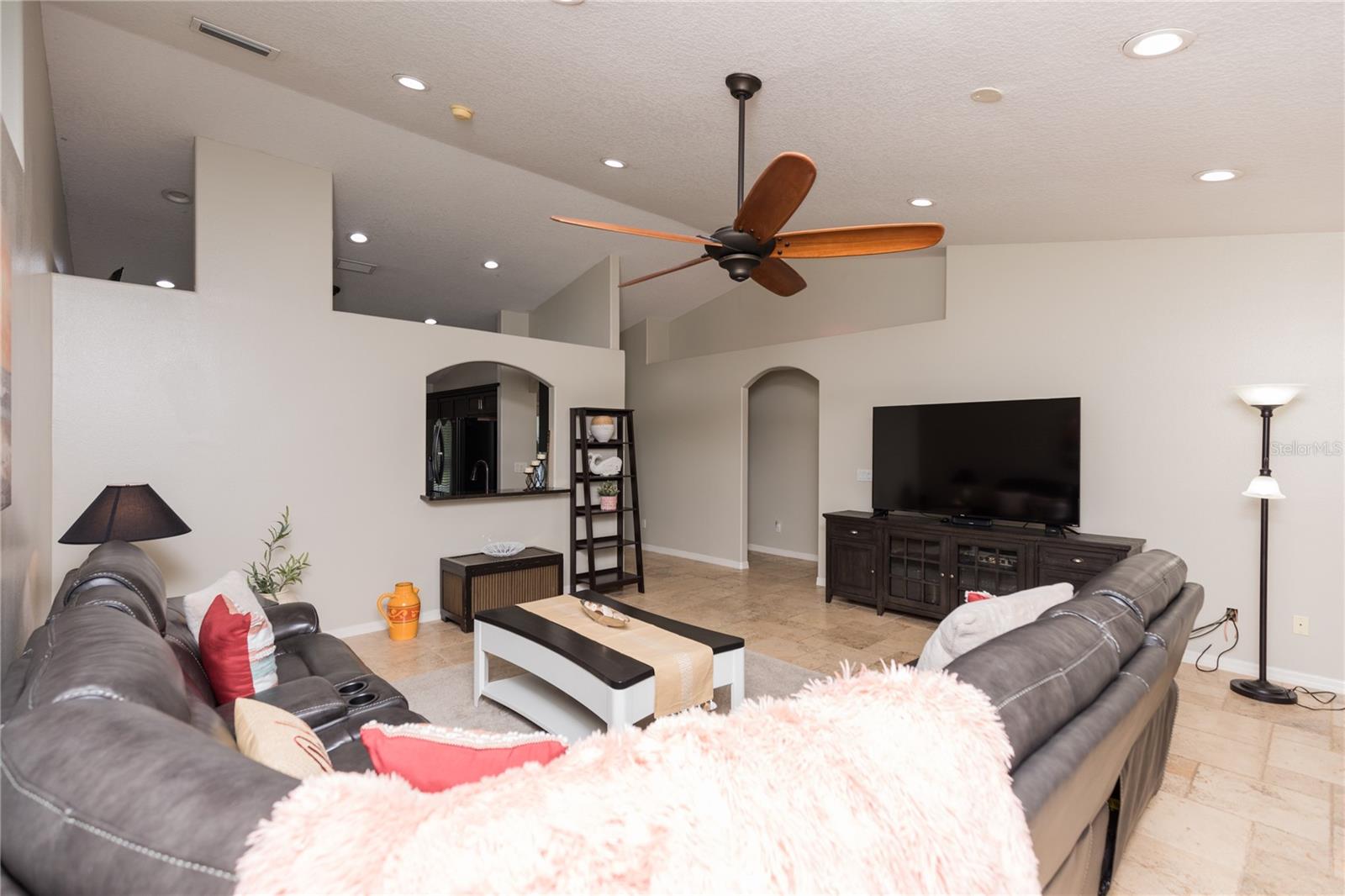 7 LANCASTER LN