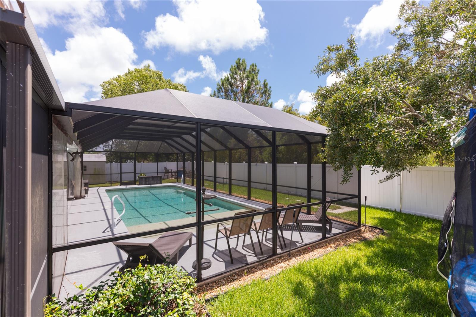 7 LANCASTER LN