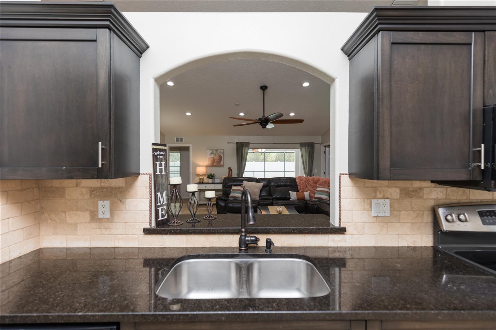 7 LANCASTER LN