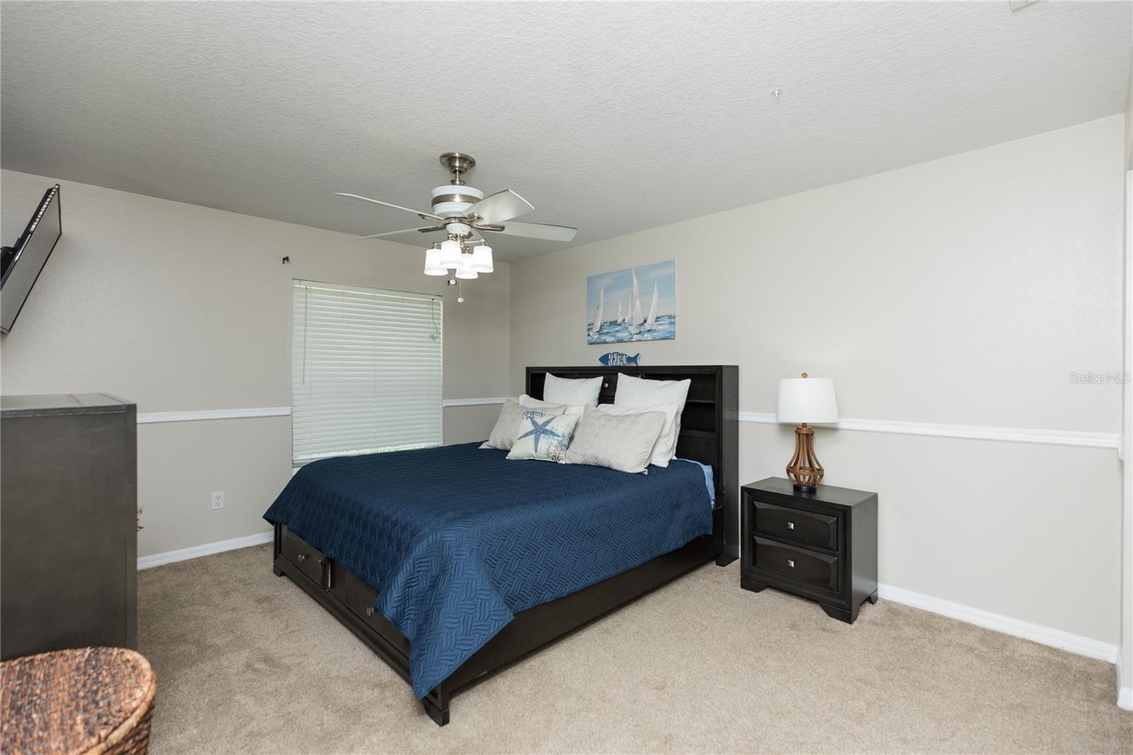 7 LANCASTER LN