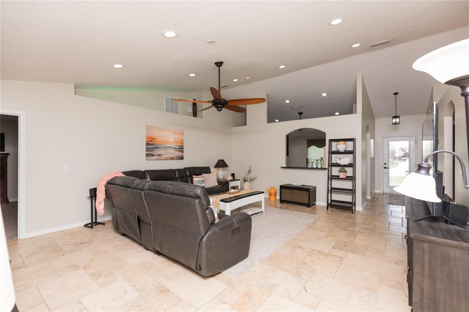 7 LANCASTER LN