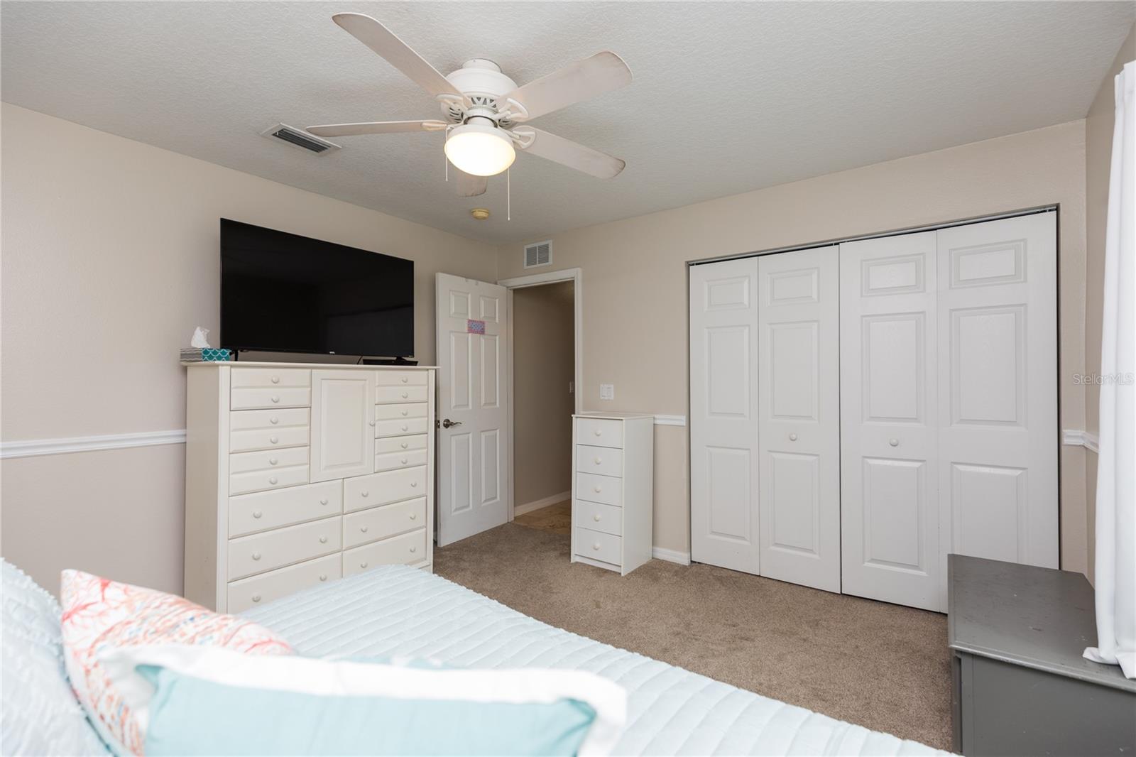 7 LANCASTER LN