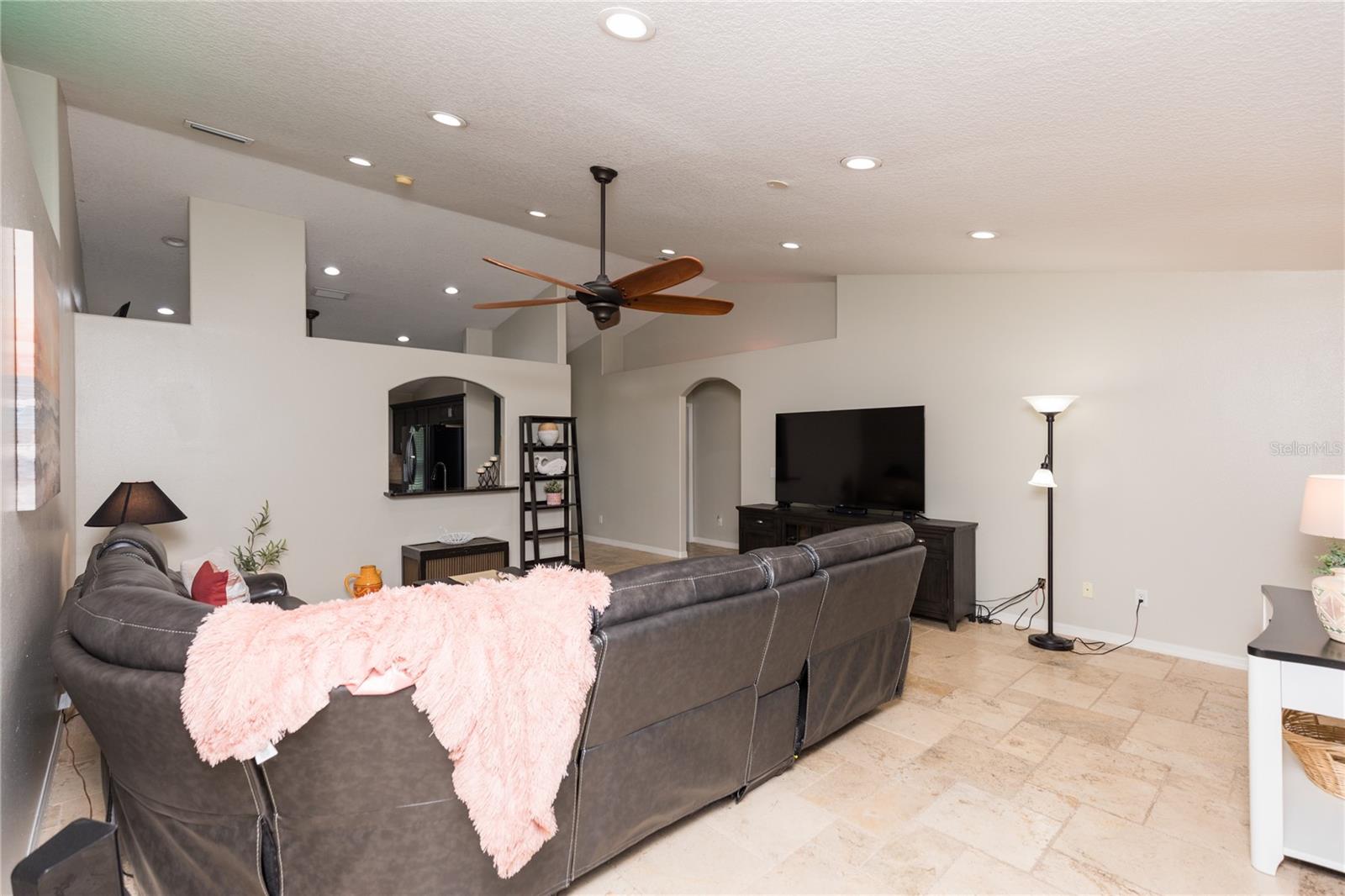 7 LANCASTER LN