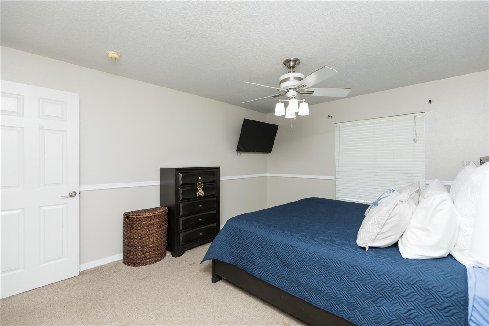 7 LANCASTER LN