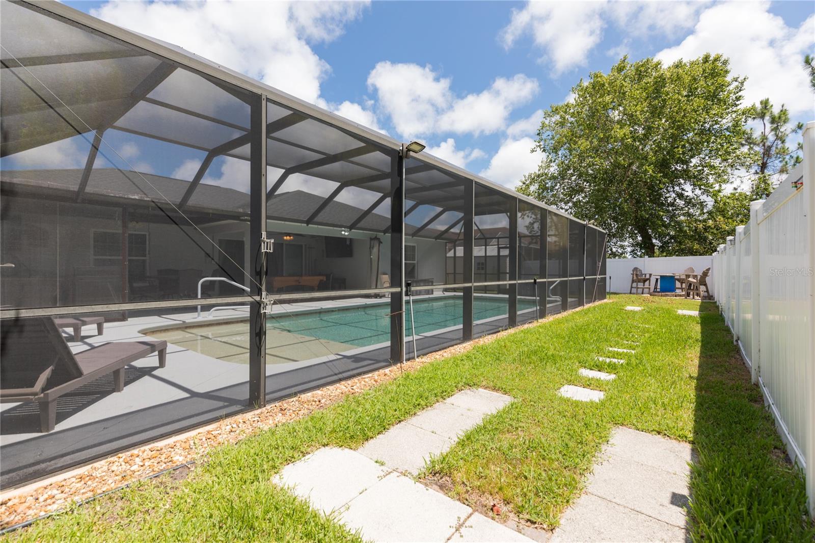 7 LANCASTER LN