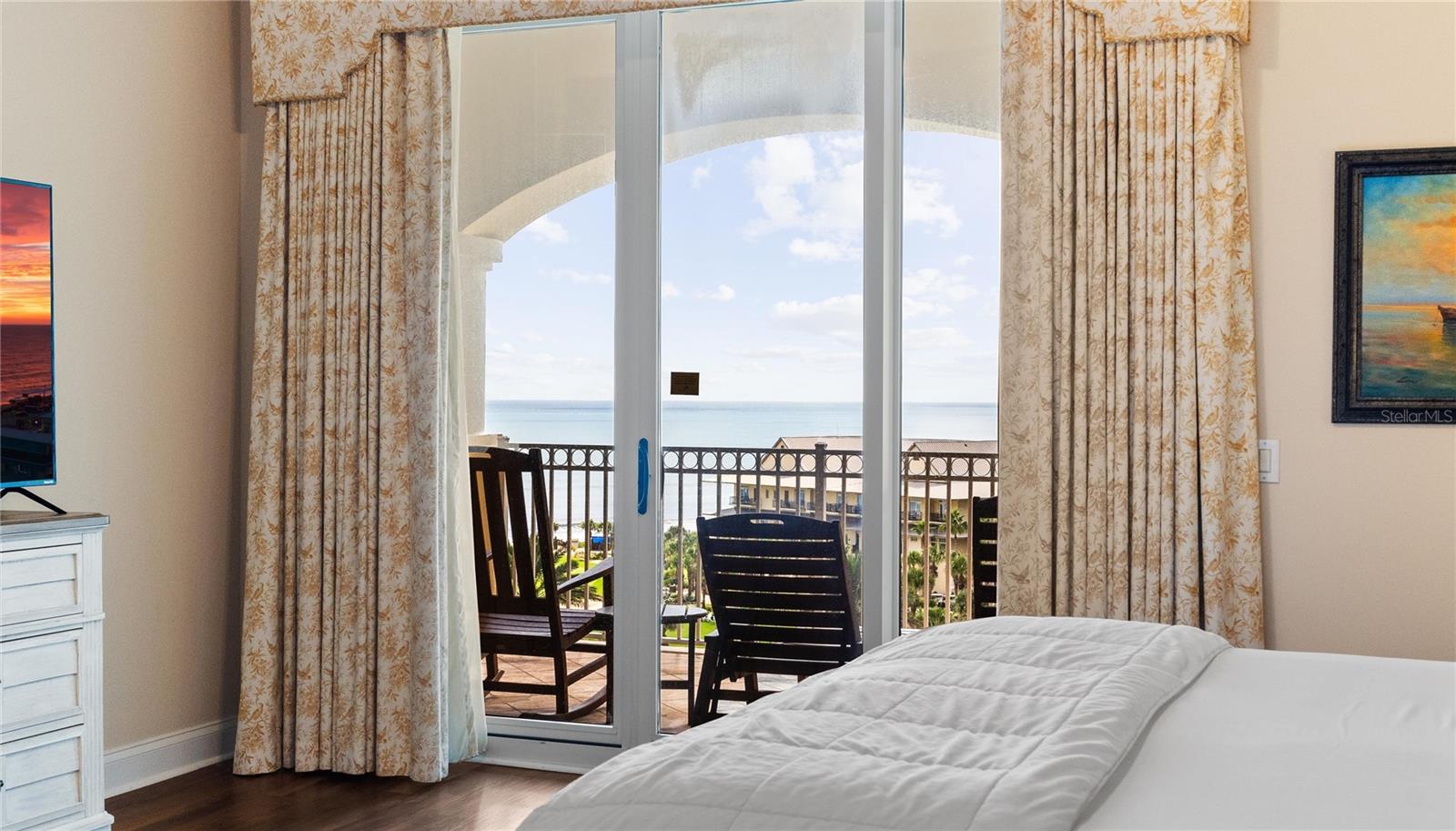 200 OCEAN CREST DR #656