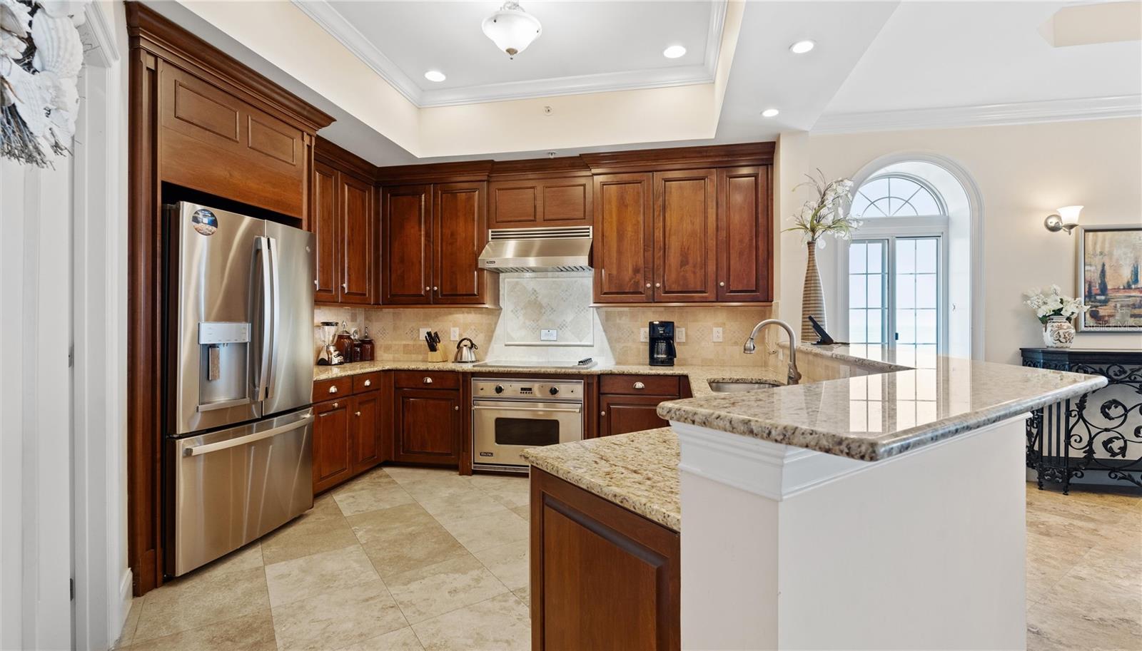 200 OCEAN CREST DR #656