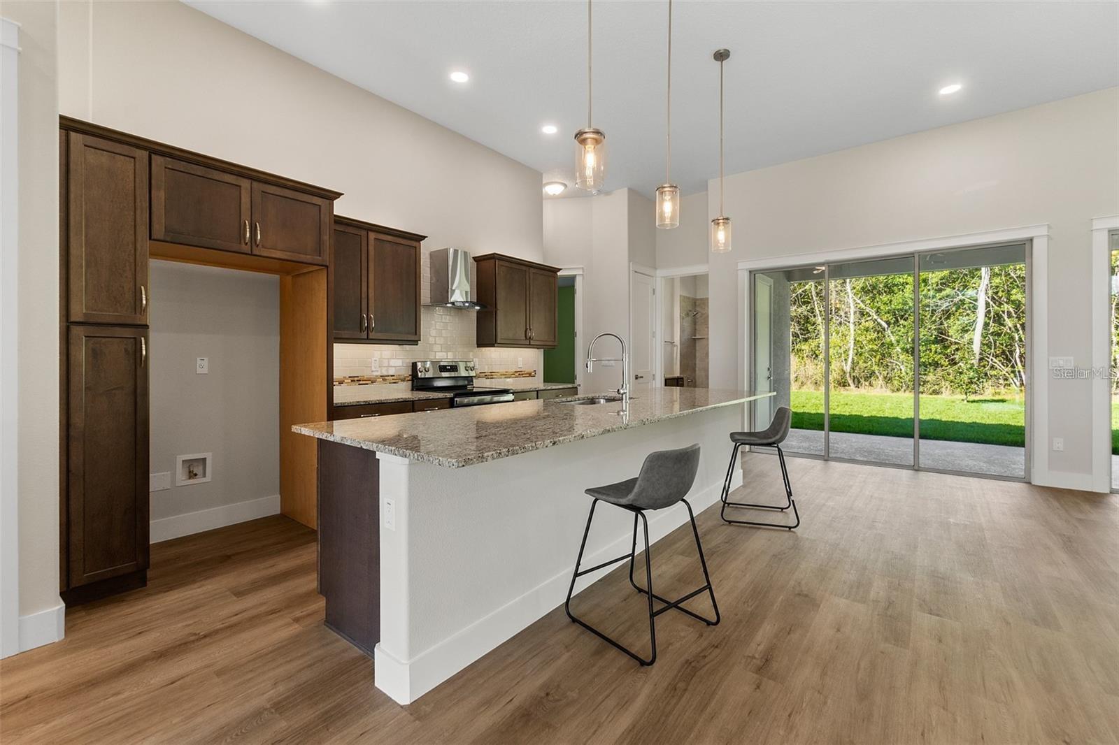 33 WOODBURY DR