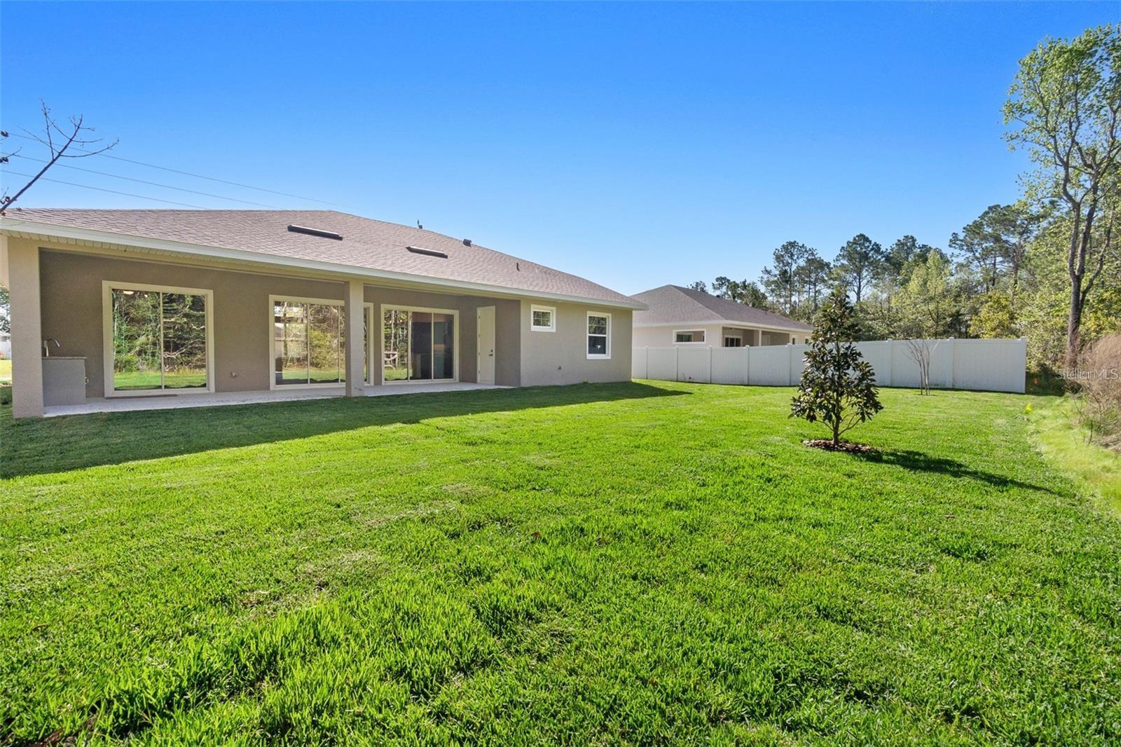 33 WOODBURY DR