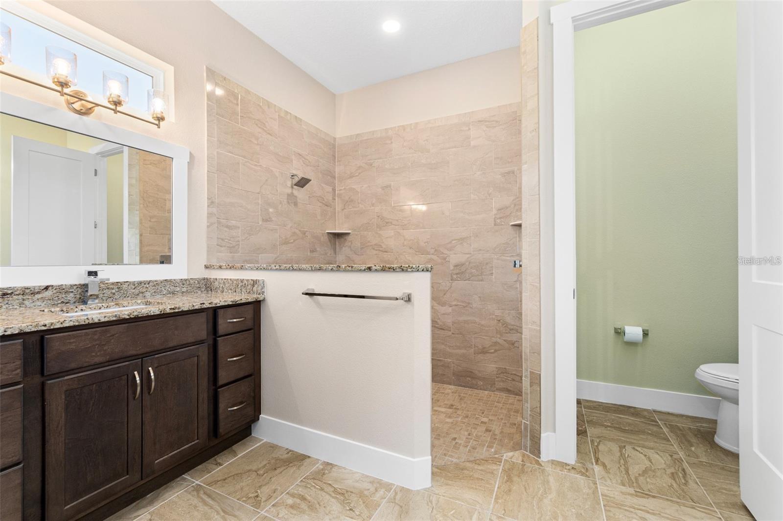 33 WOODBURY DR