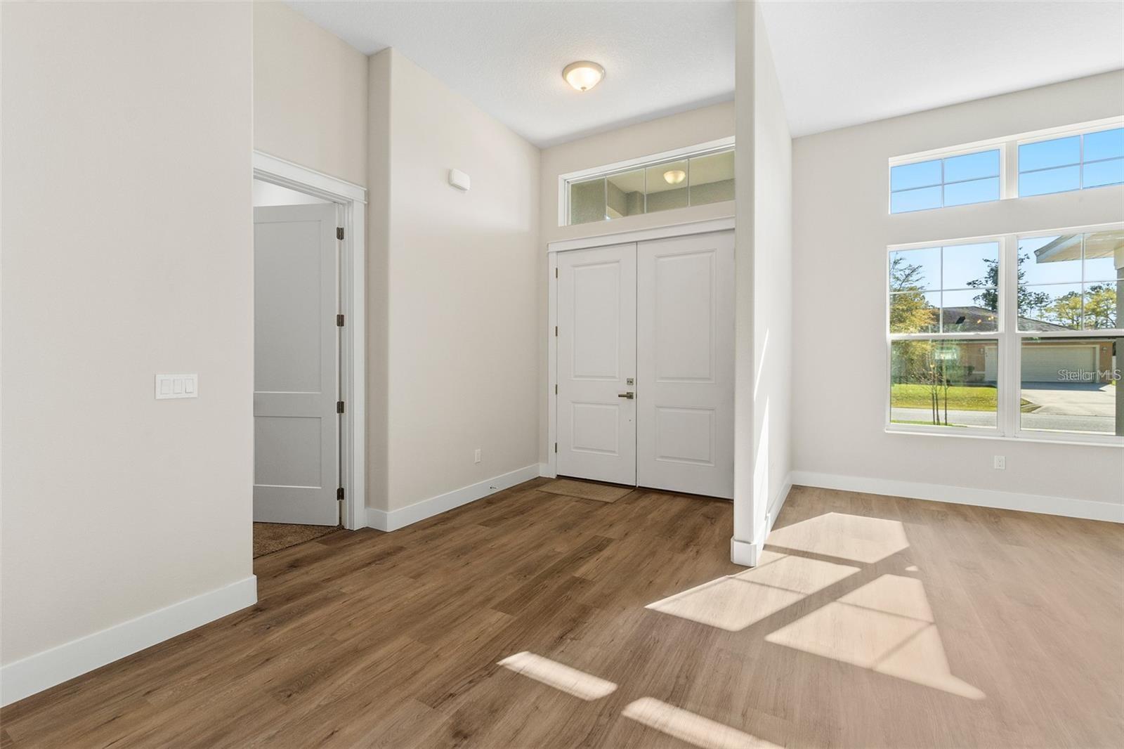 33 WOODBURY DR